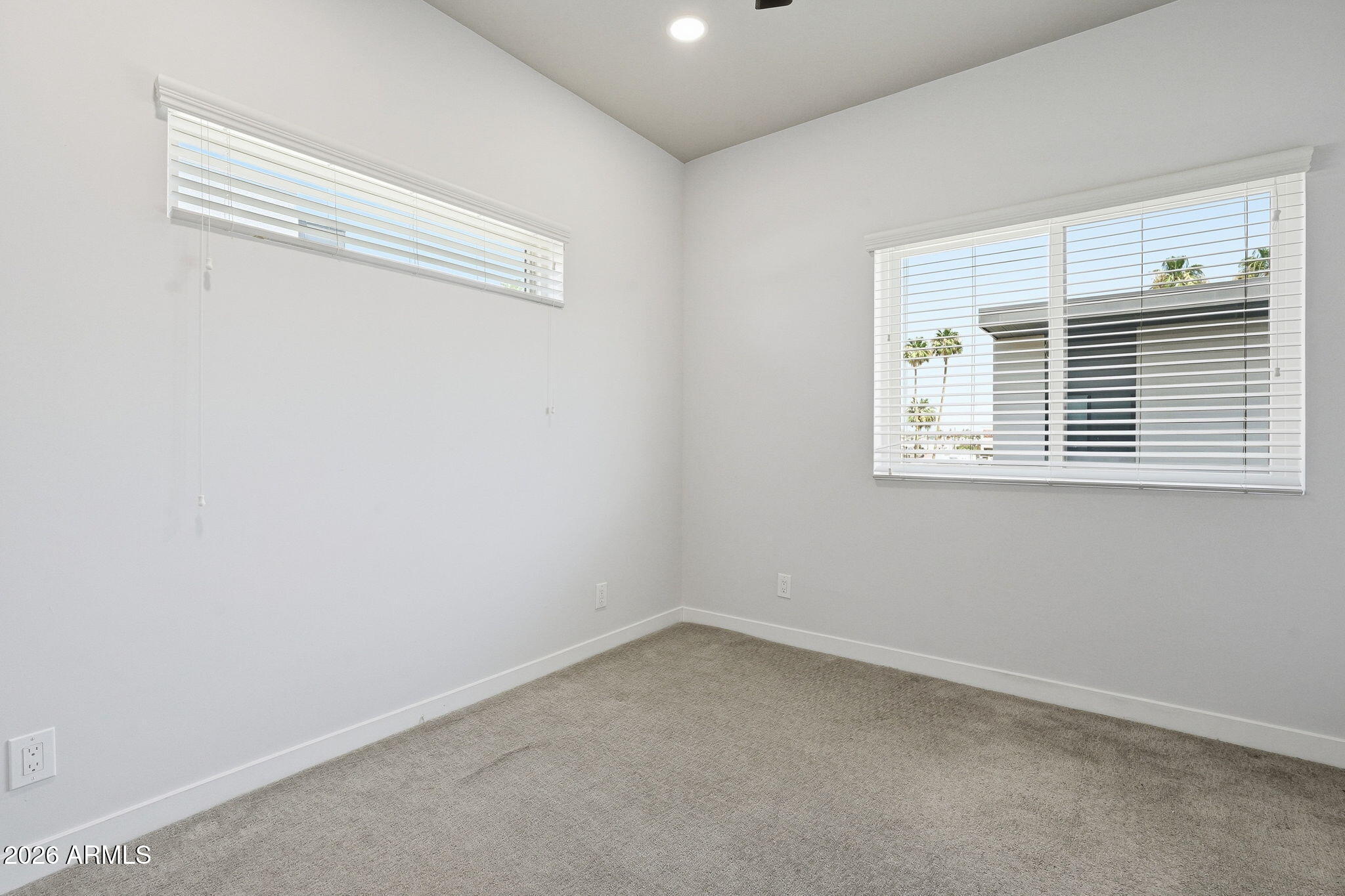 2727 THOMAS - Residential