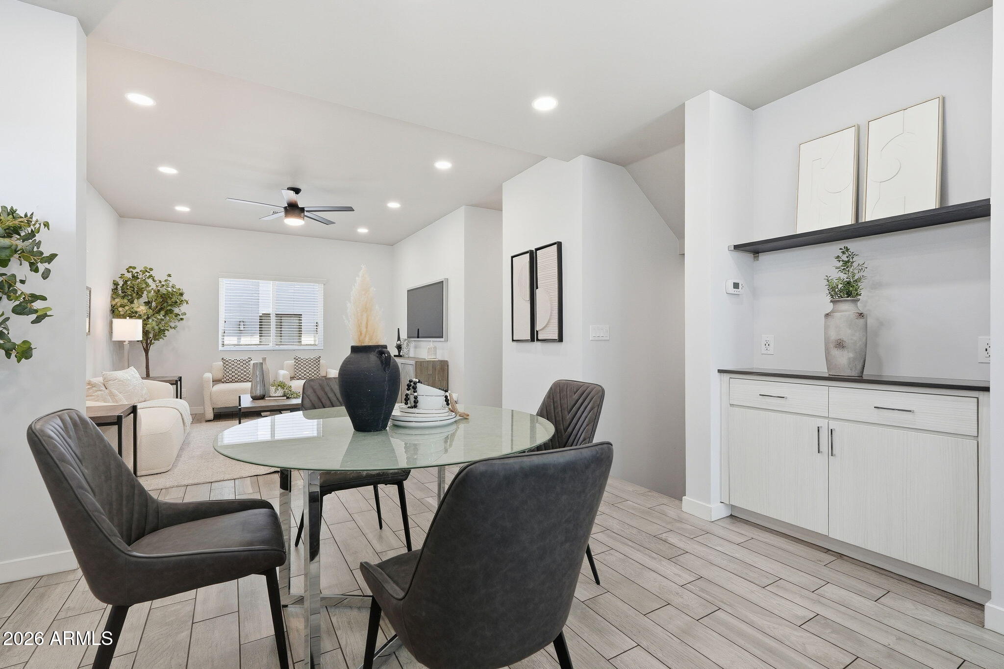 2727 THOMAS - Residential