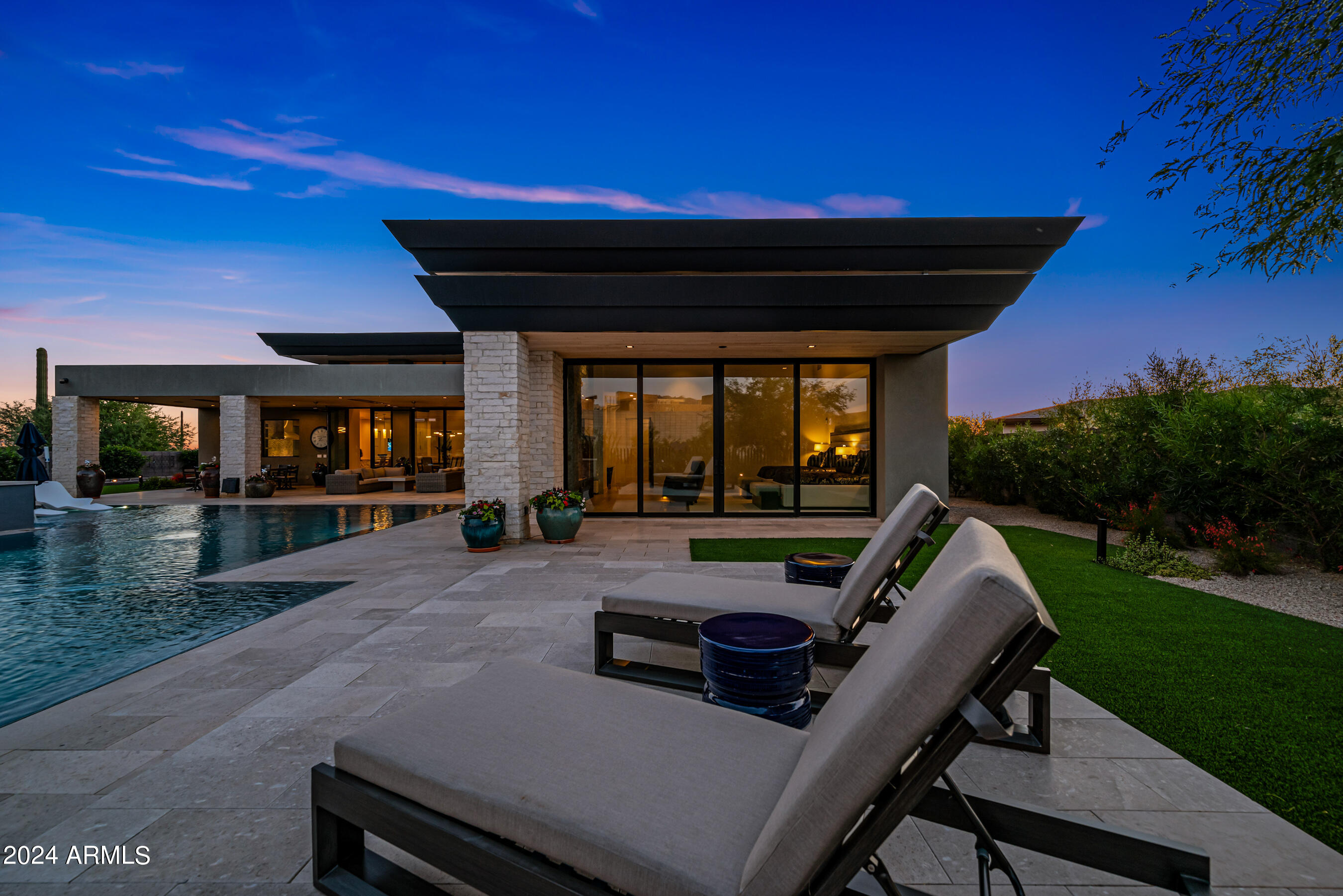 SOLITUDE - Residential