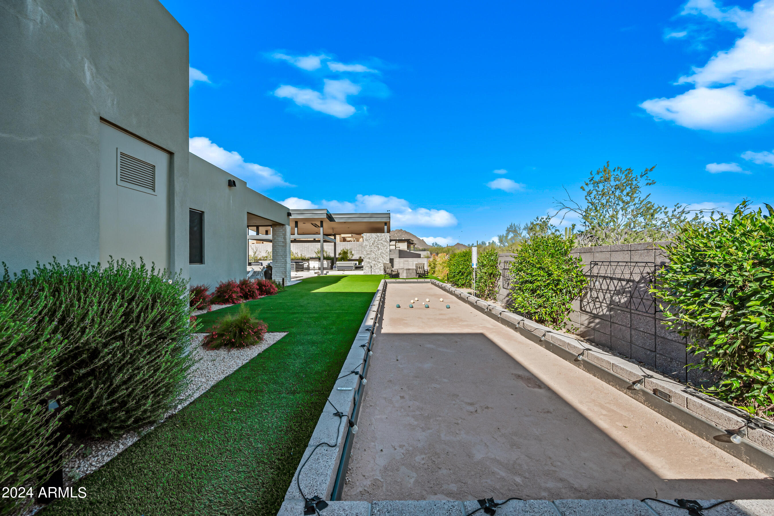 SOLITUDE - Residential