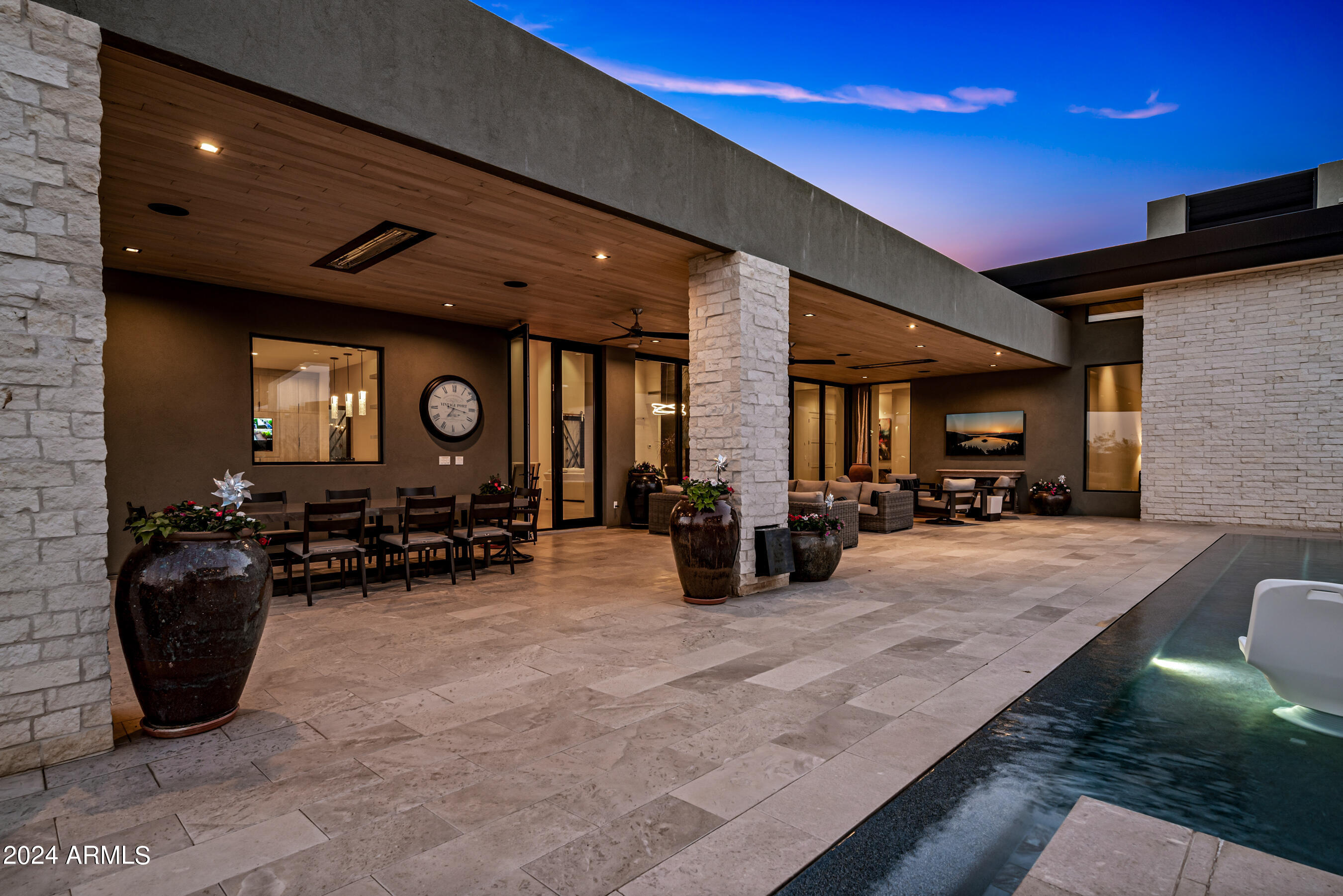 SOLITUDE - Residential
