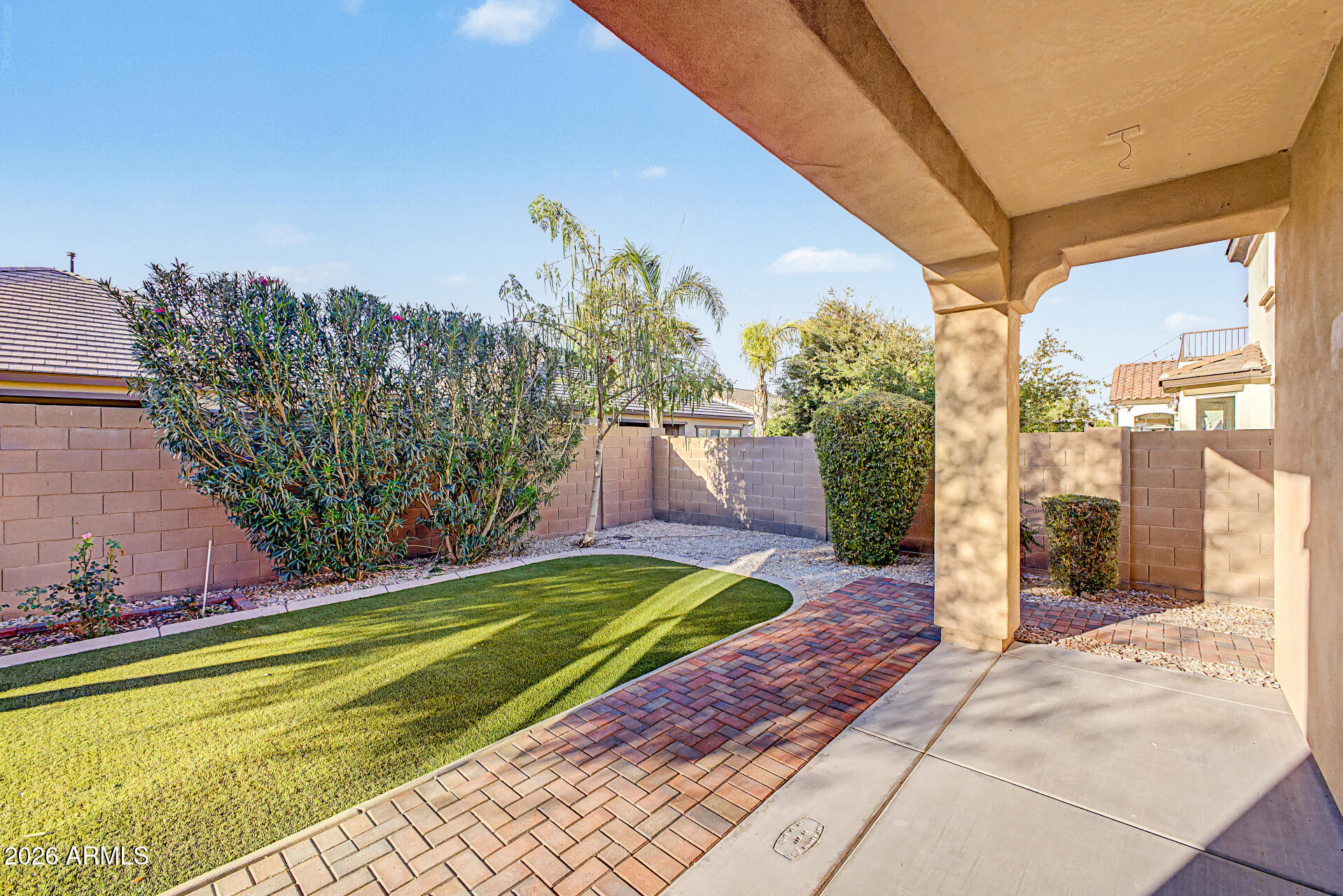 MCQUEEN LAKES - Residential