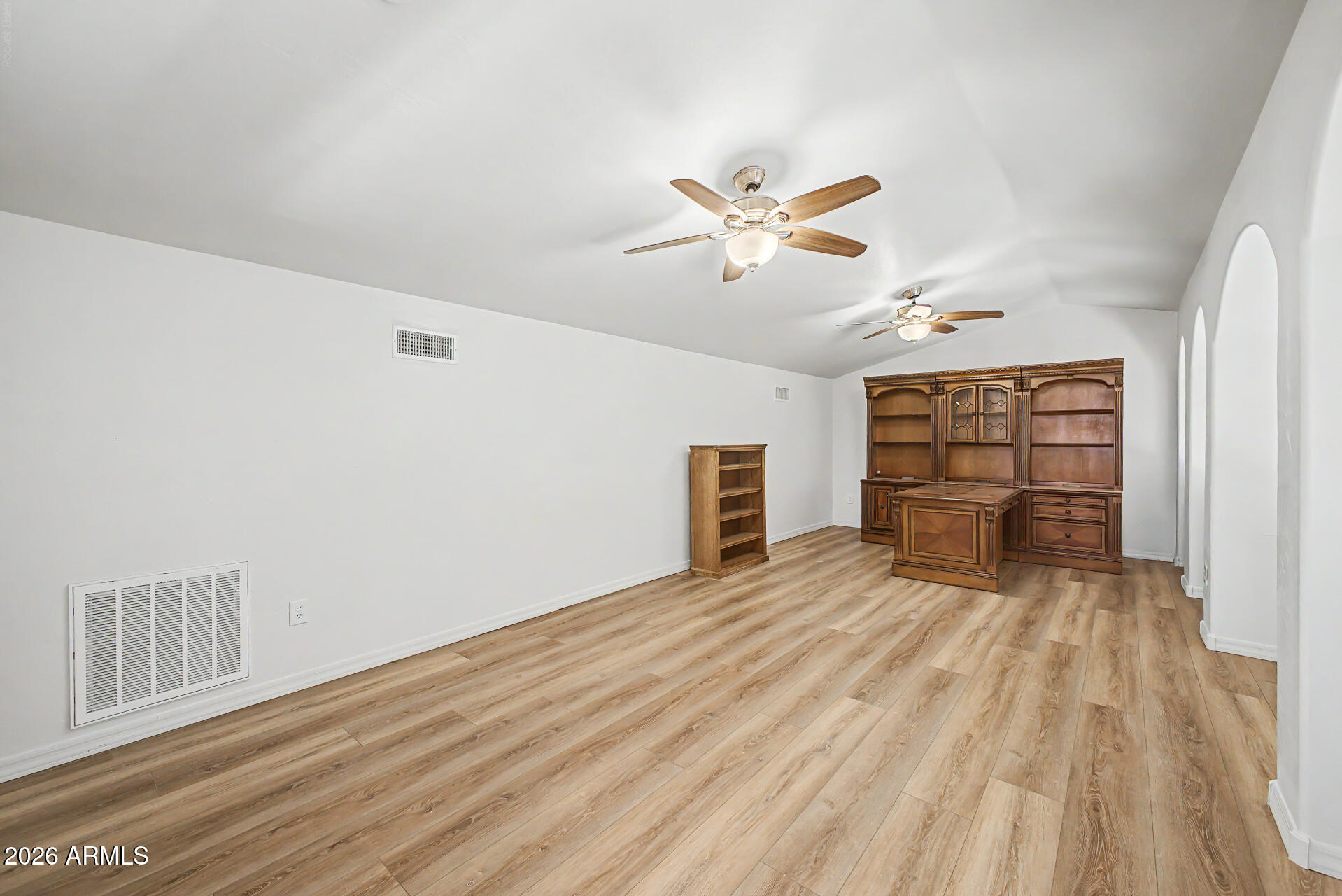 MCQUEEN LAKES - Residential