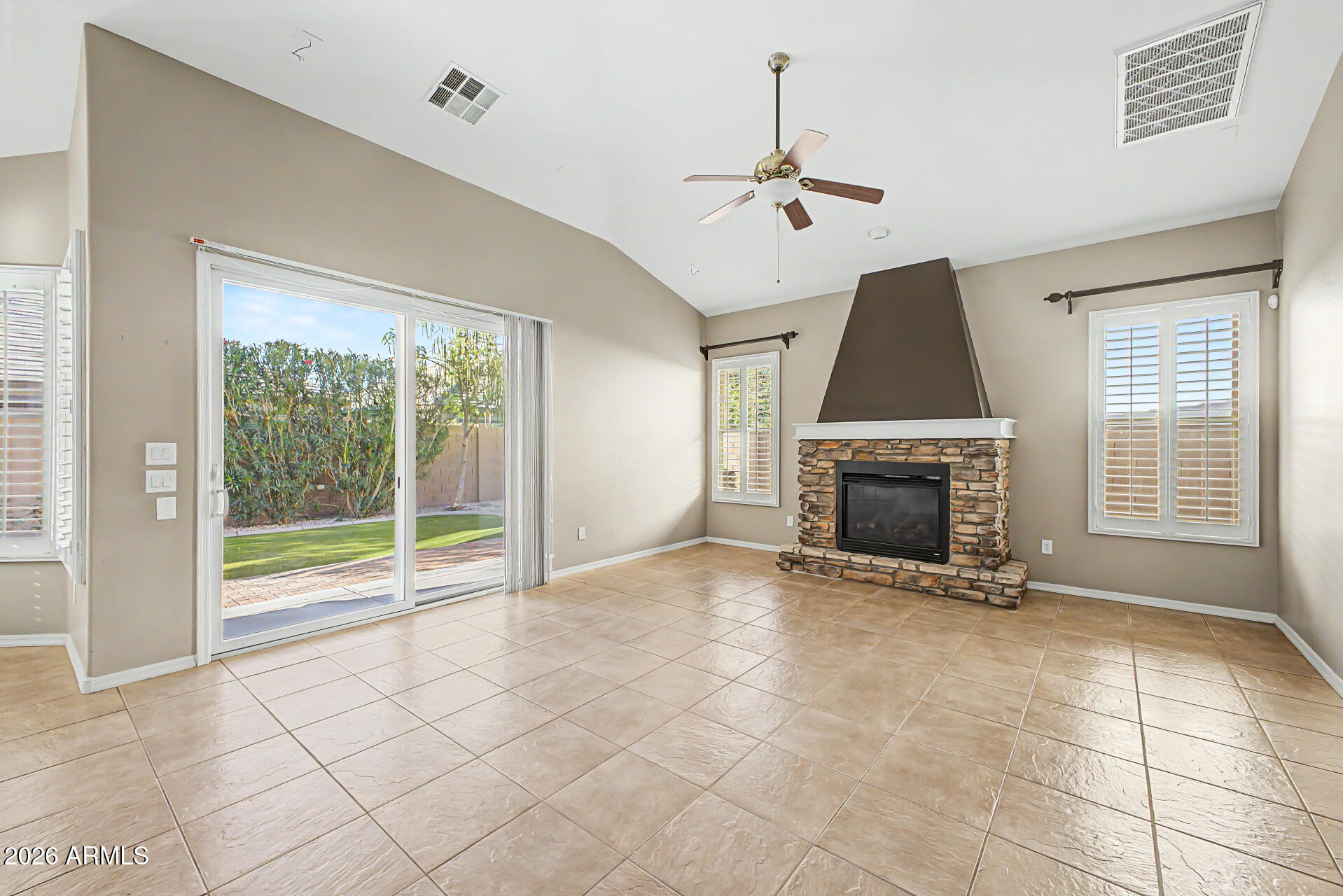 MCQUEEN LAKES - Residential