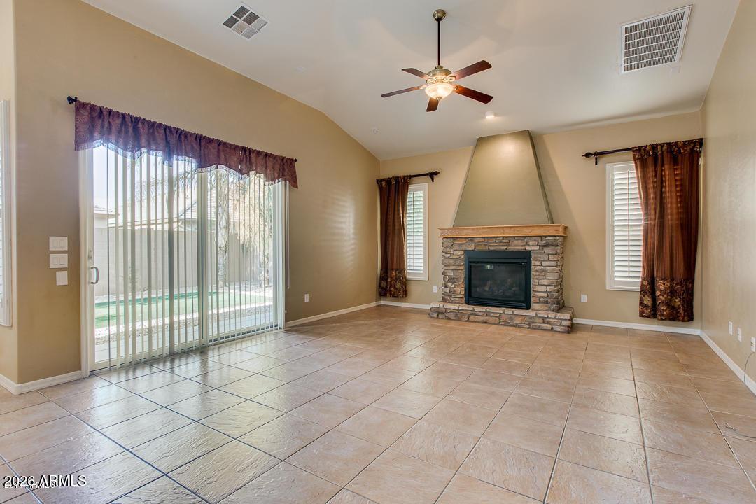 MCQUEEN LAKES - Residential