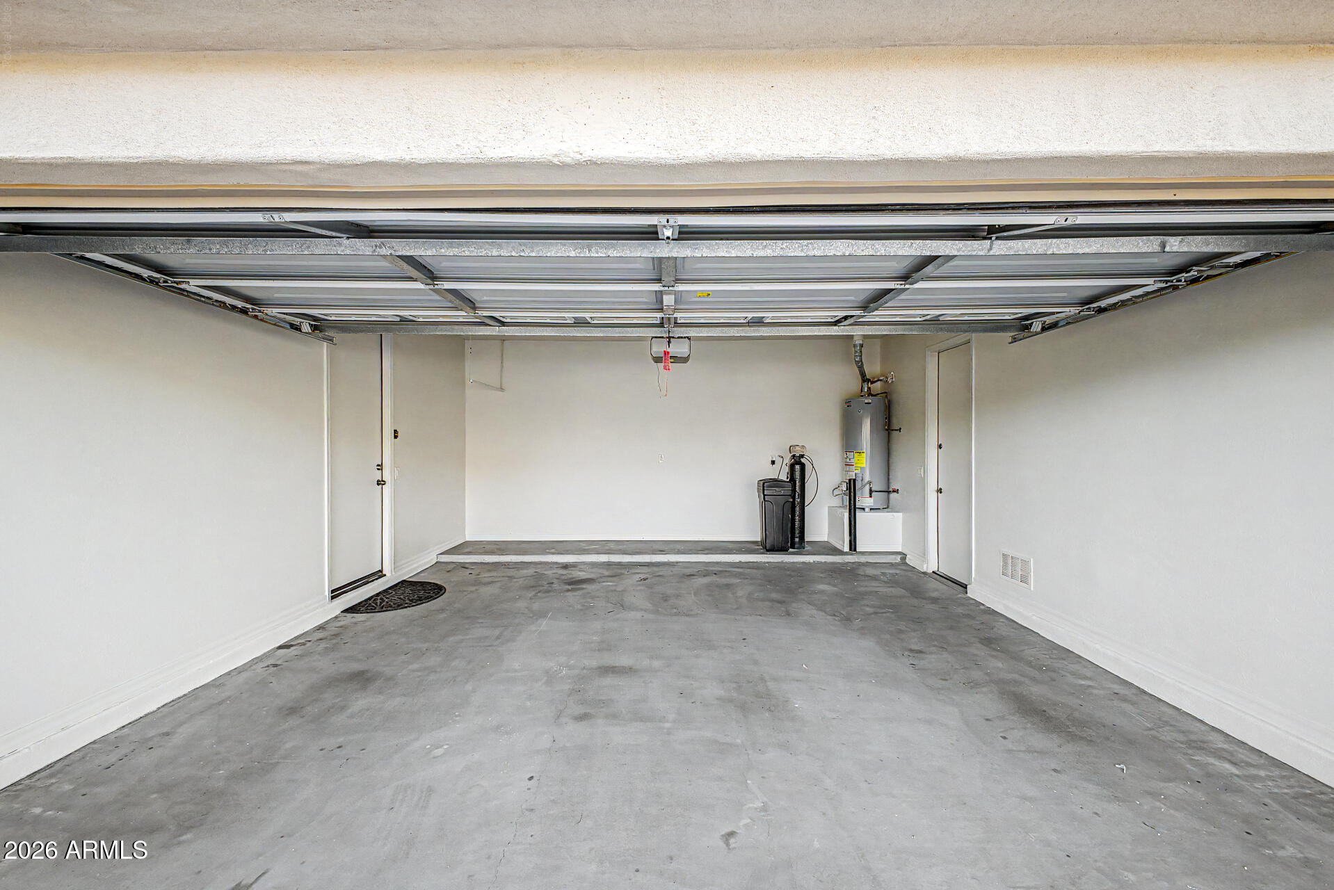 MCQUEEN LAKES - Residential
