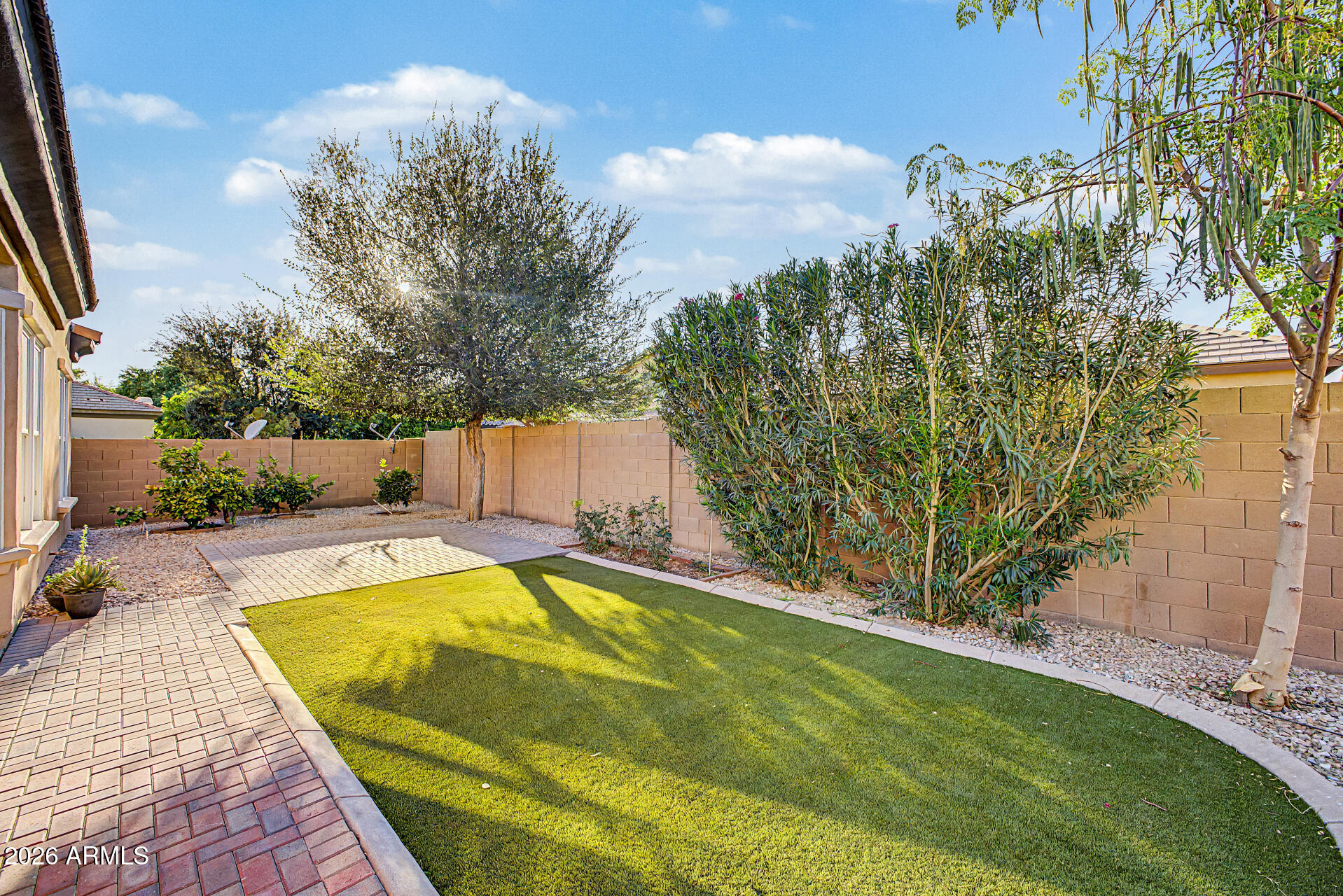 MCQUEEN LAKES - Residential