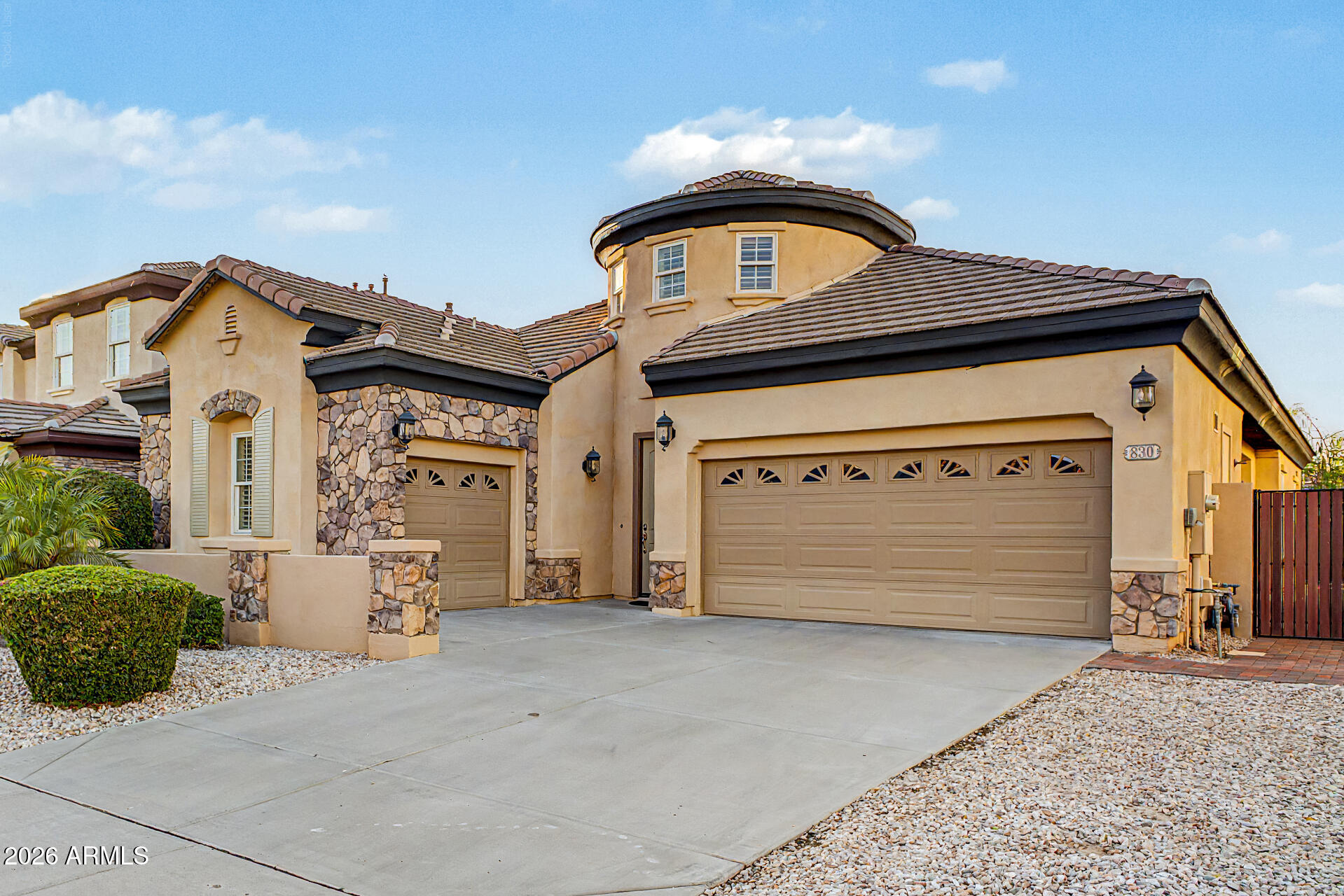 MCQUEEN LAKES - Residential