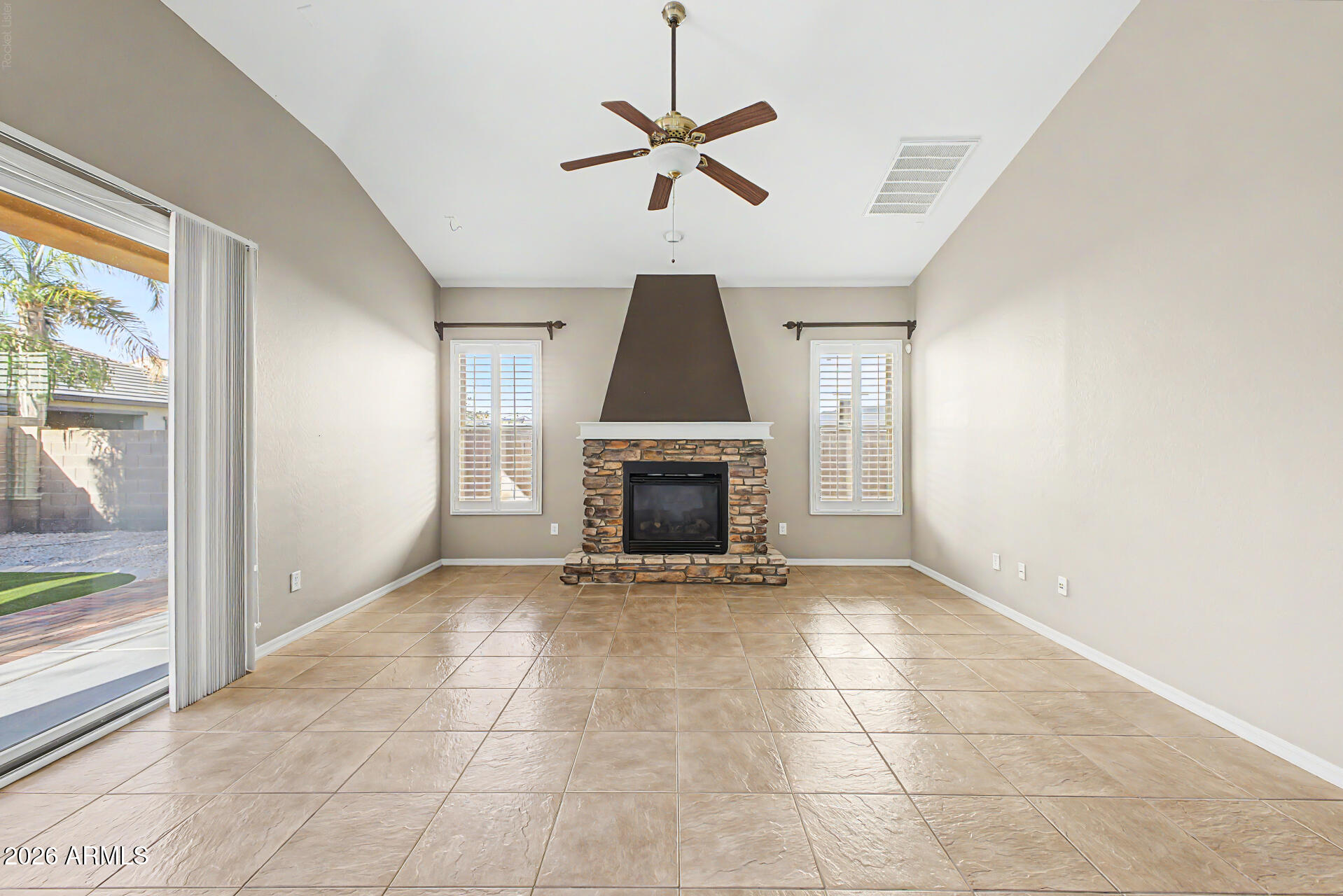MCQUEEN LAKES - Residential
