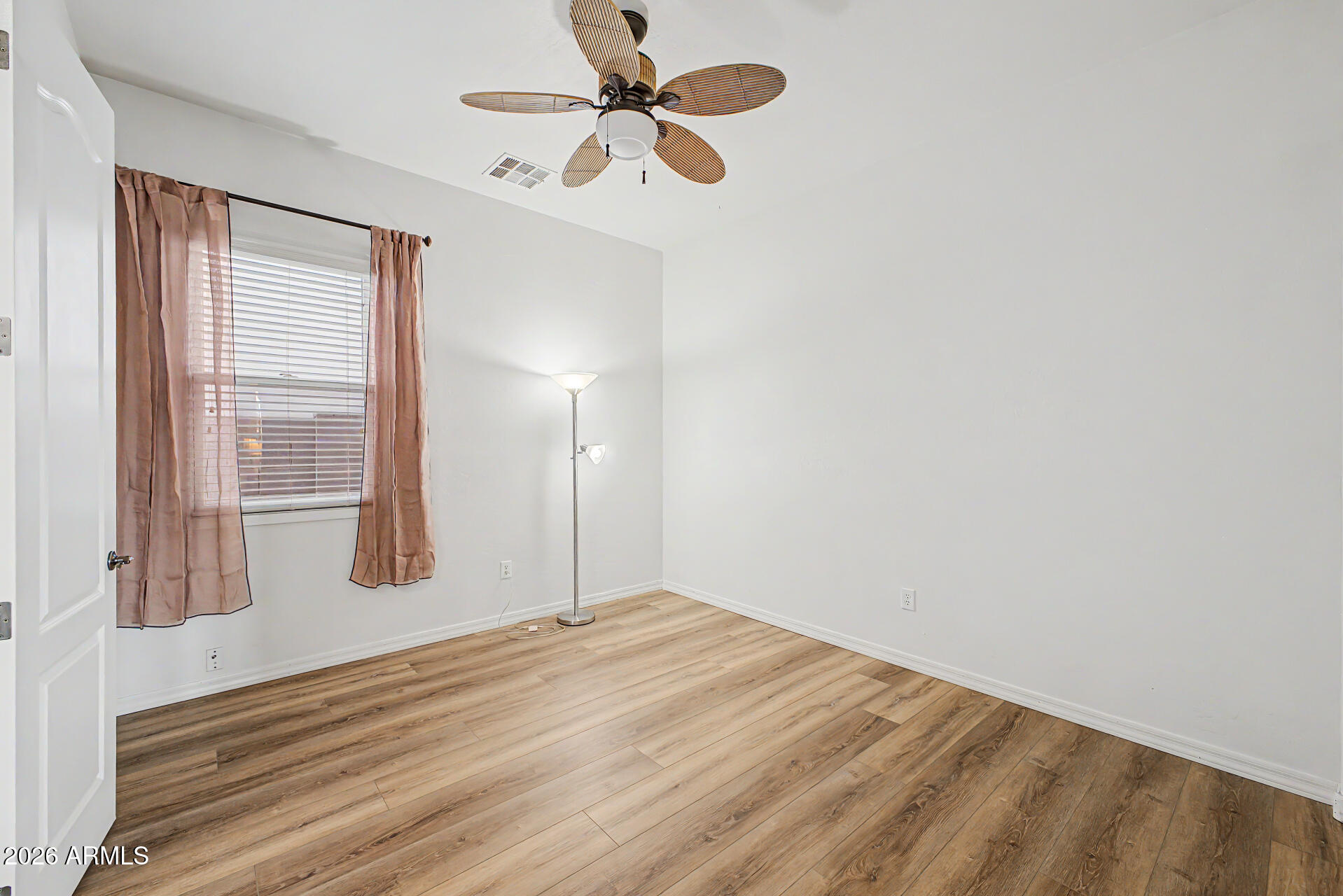 MCQUEEN LAKES - Residential