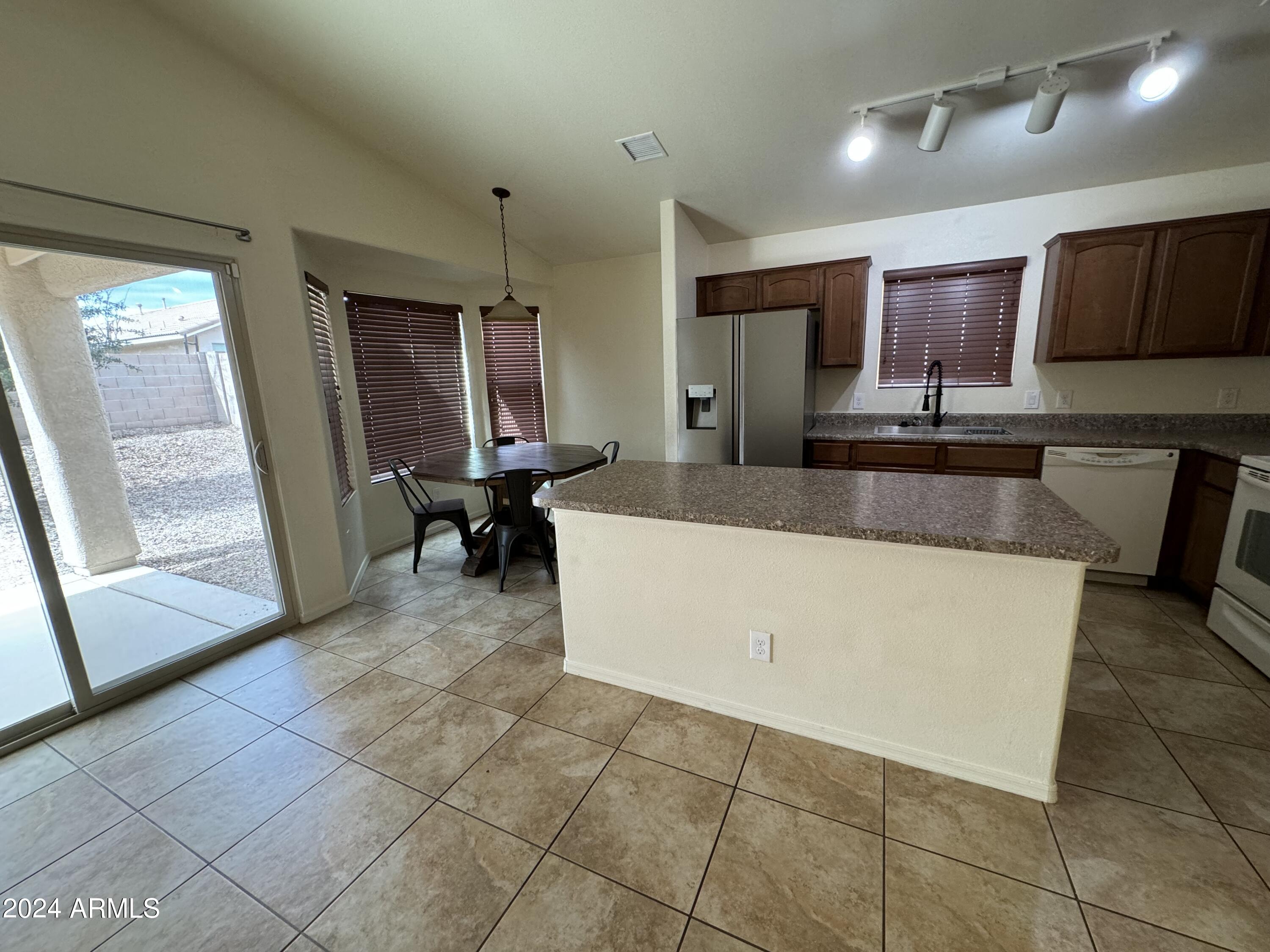 CAMPSTONE - Residential Lease