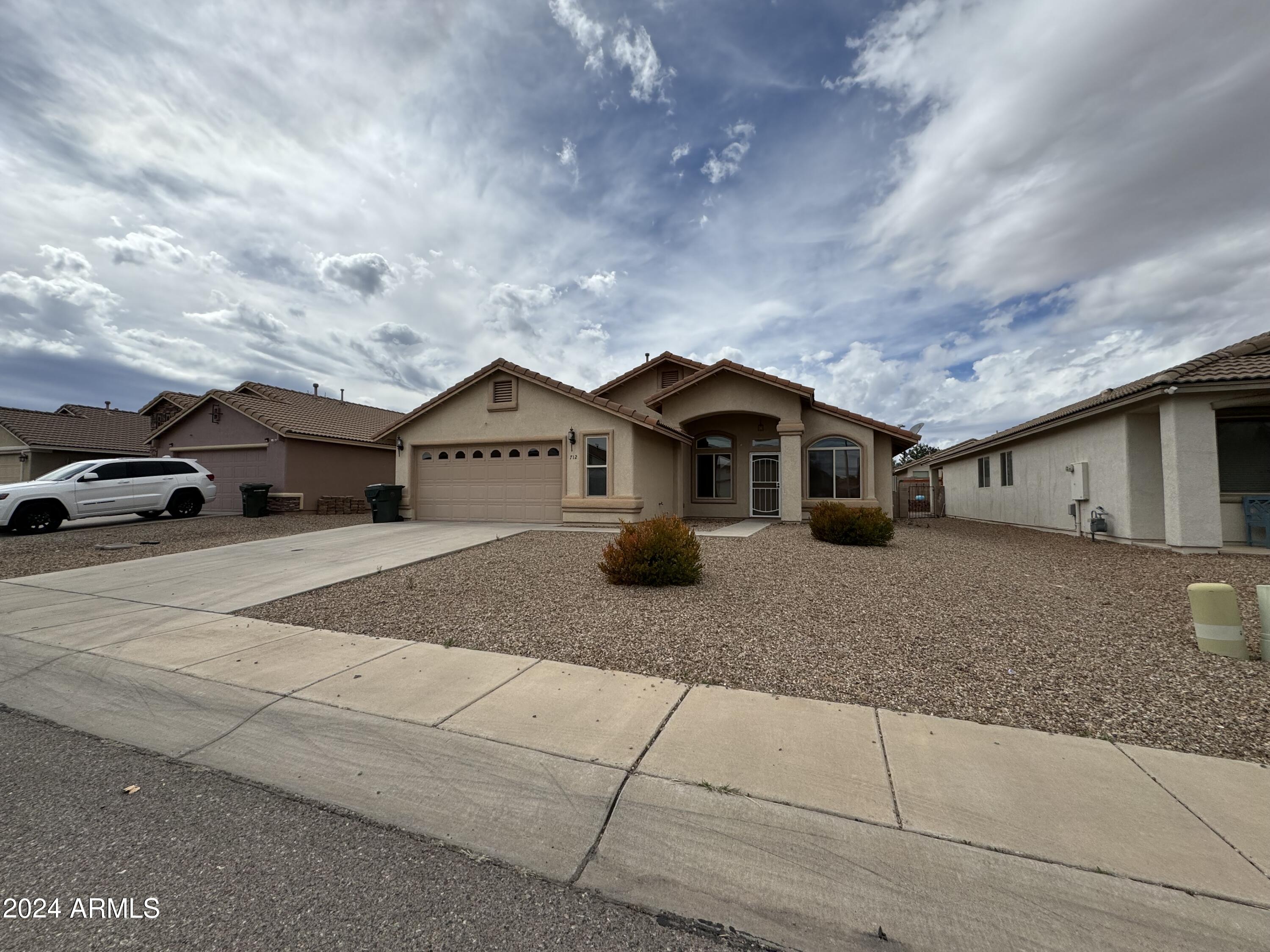 CAMPSTONE - Residential Lease
