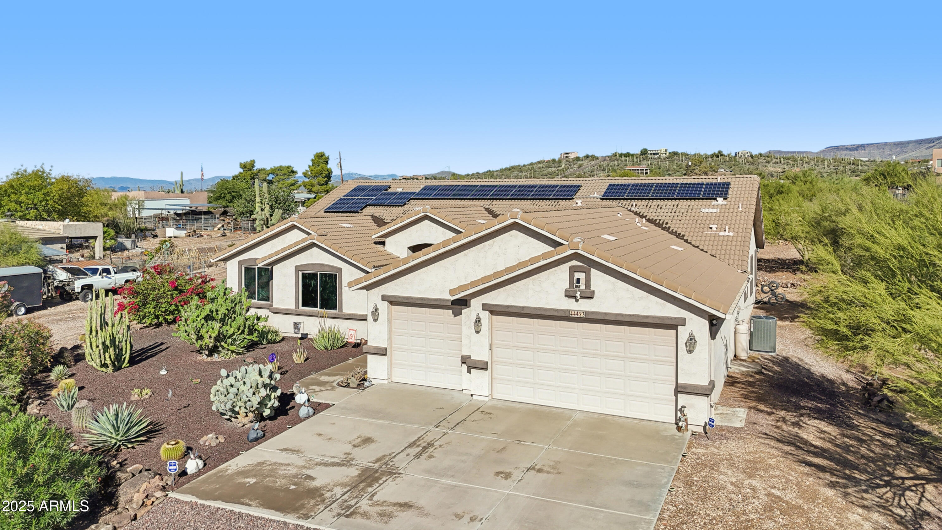 CIRCLE MOUNTAIN AREA OF NEW RIVER - Residential