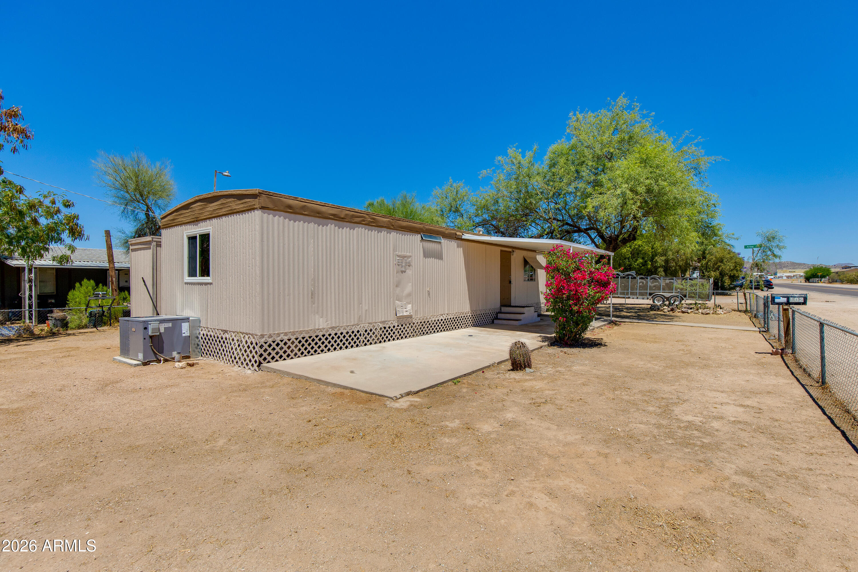 HAPPY TRAILS - Residential
