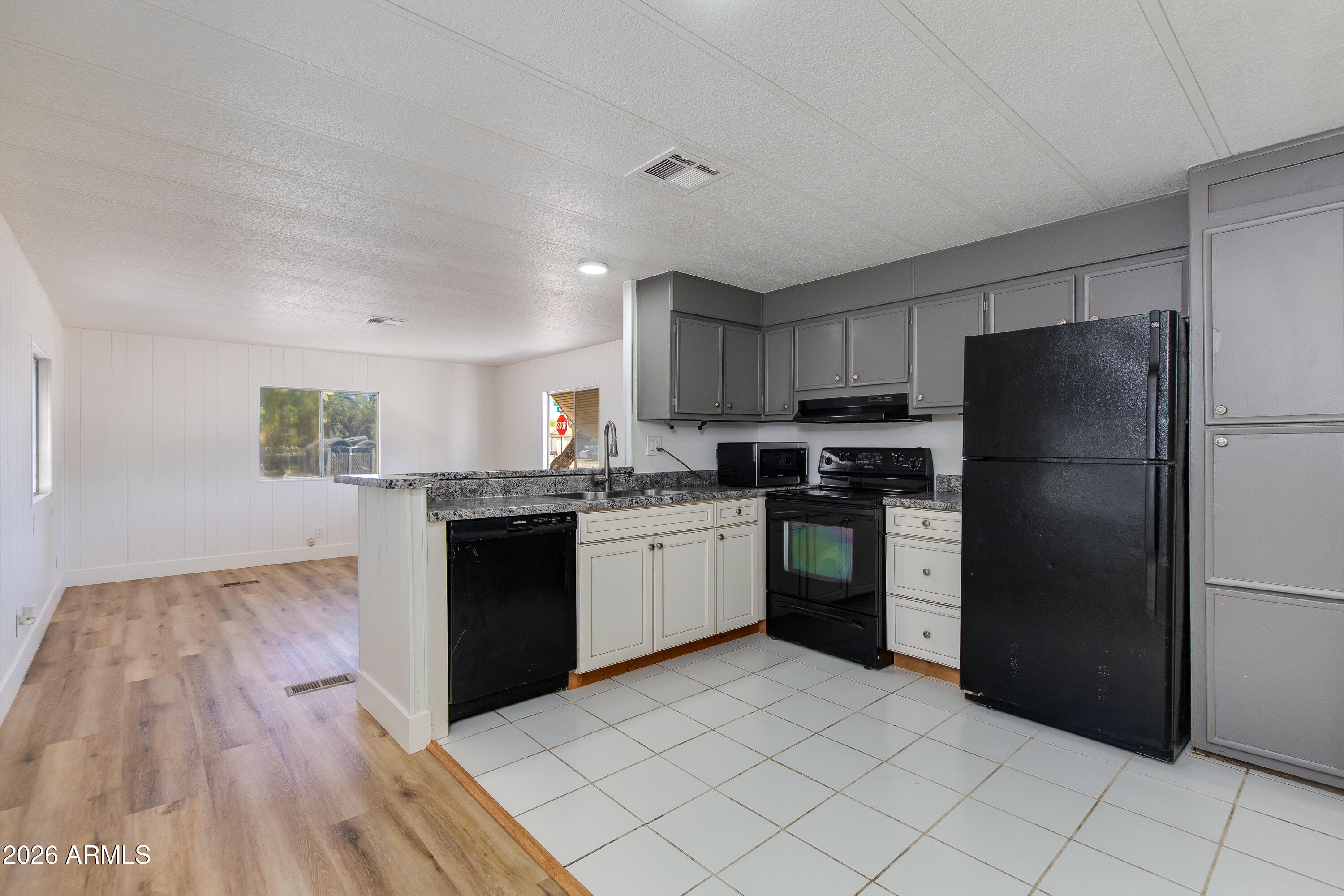 HAPPY TRAILS - Residential