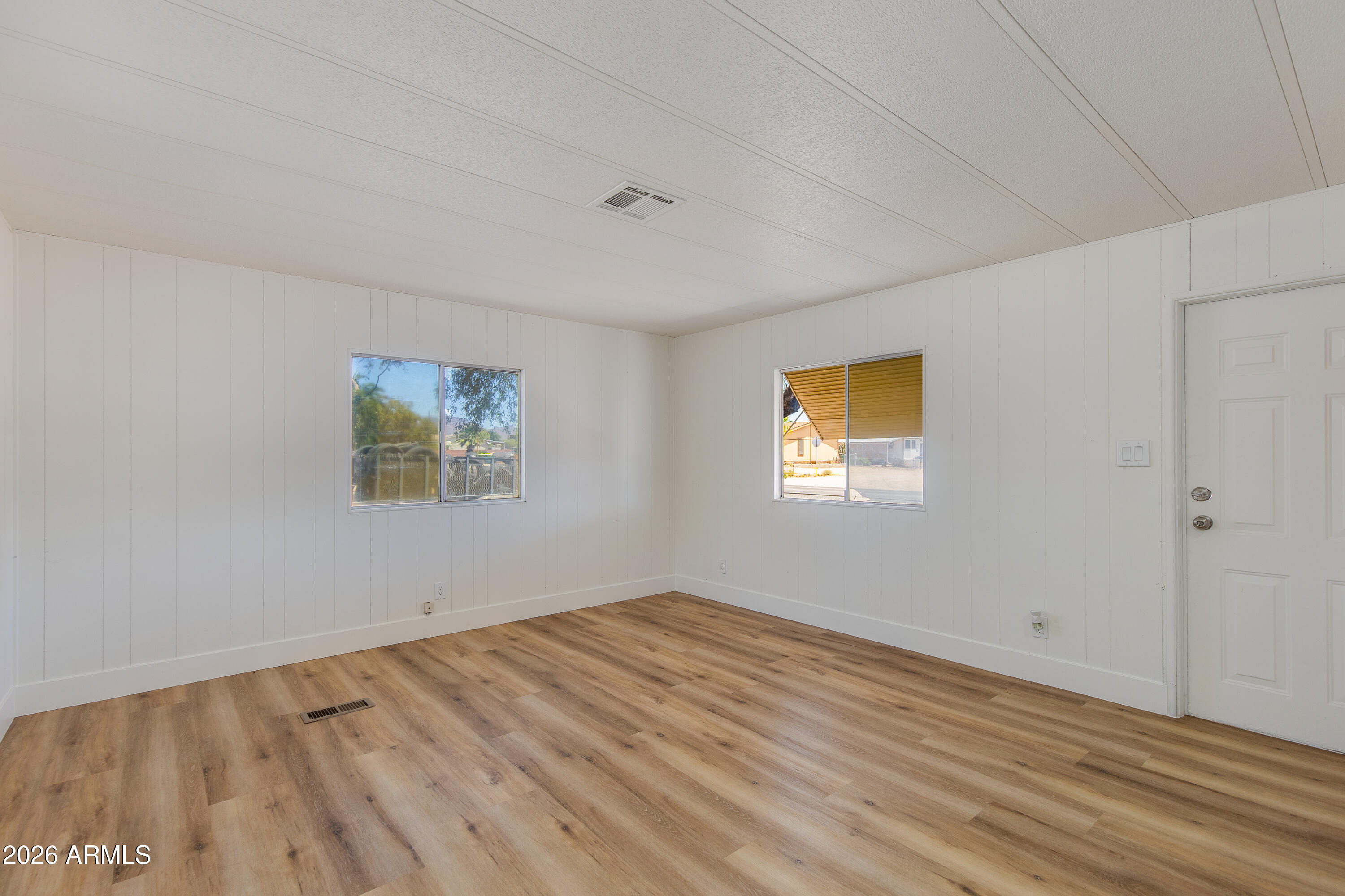 HAPPY TRAILS - Residential