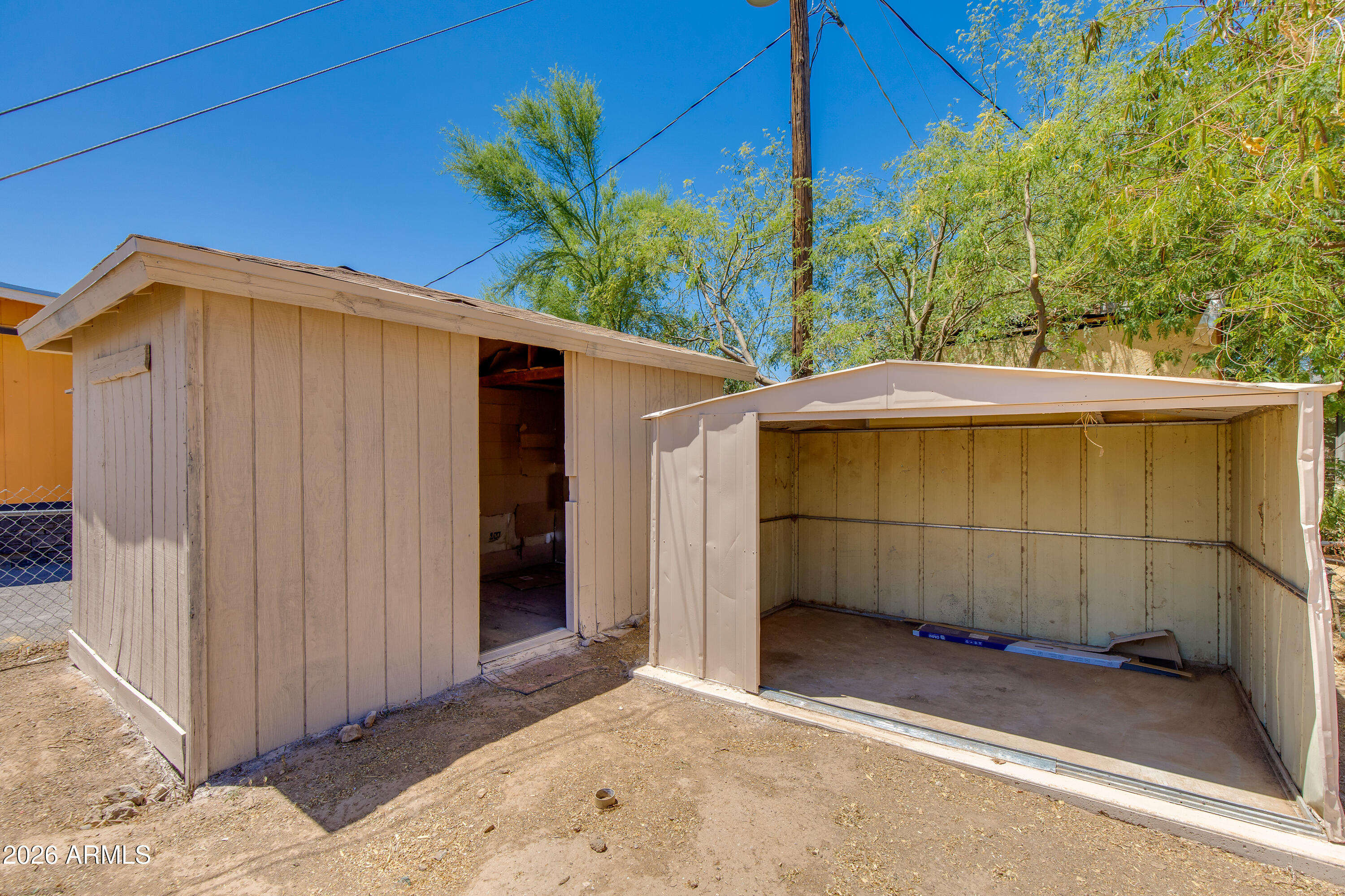 HAPPY TRAILS - Residential