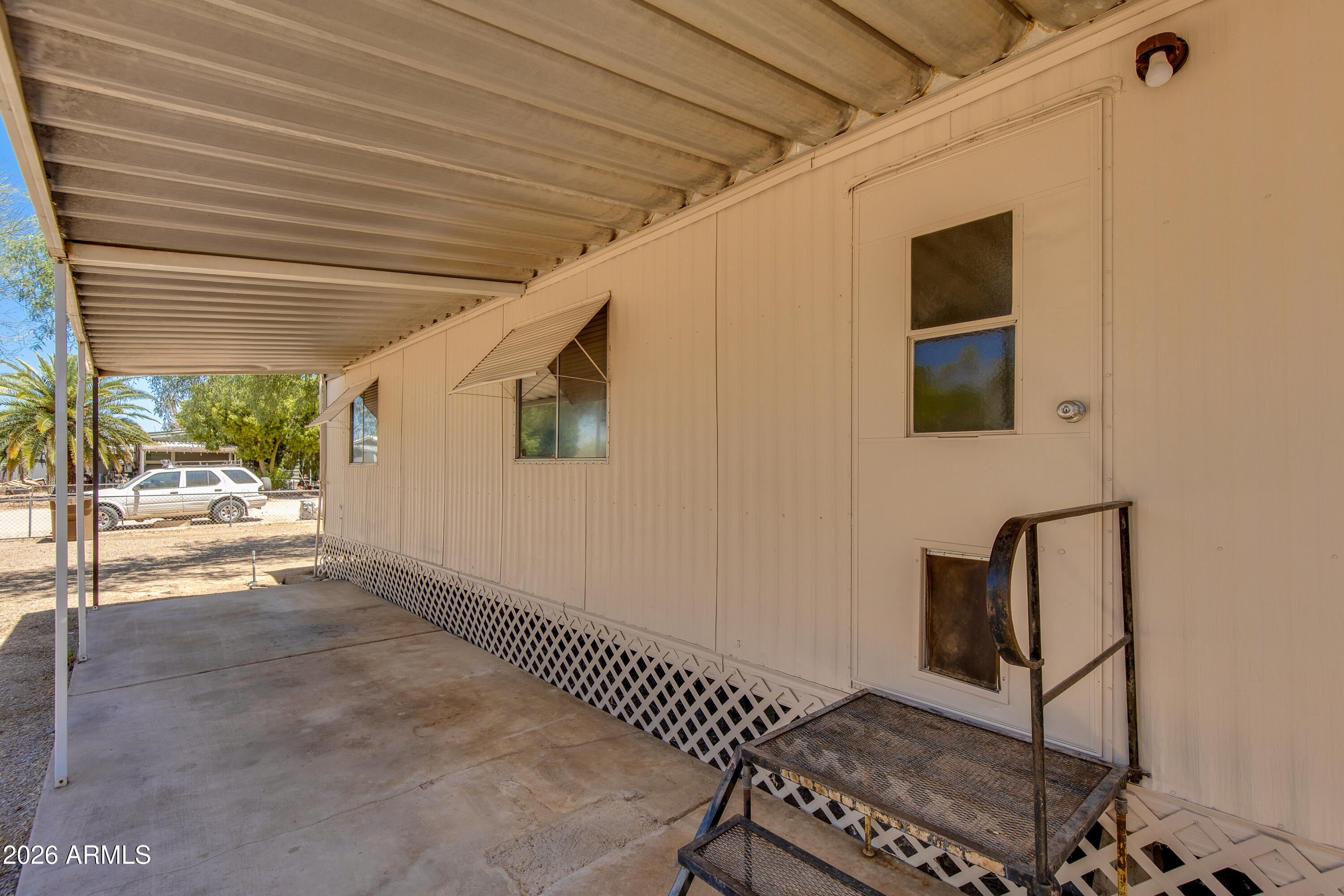 HAPPY TRAILS - Residential