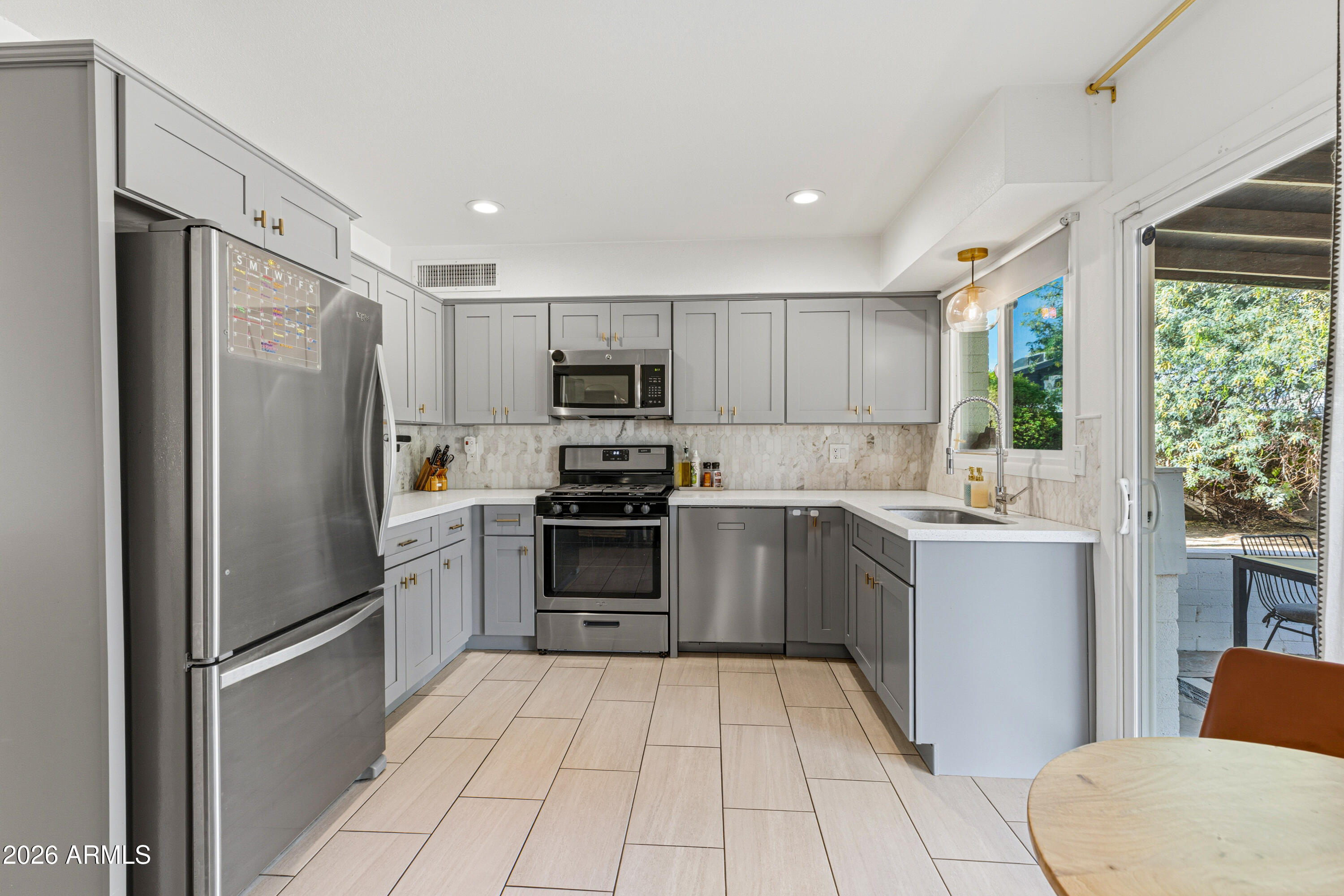 PARADISE VALLEY MANOR 3-B - Residential