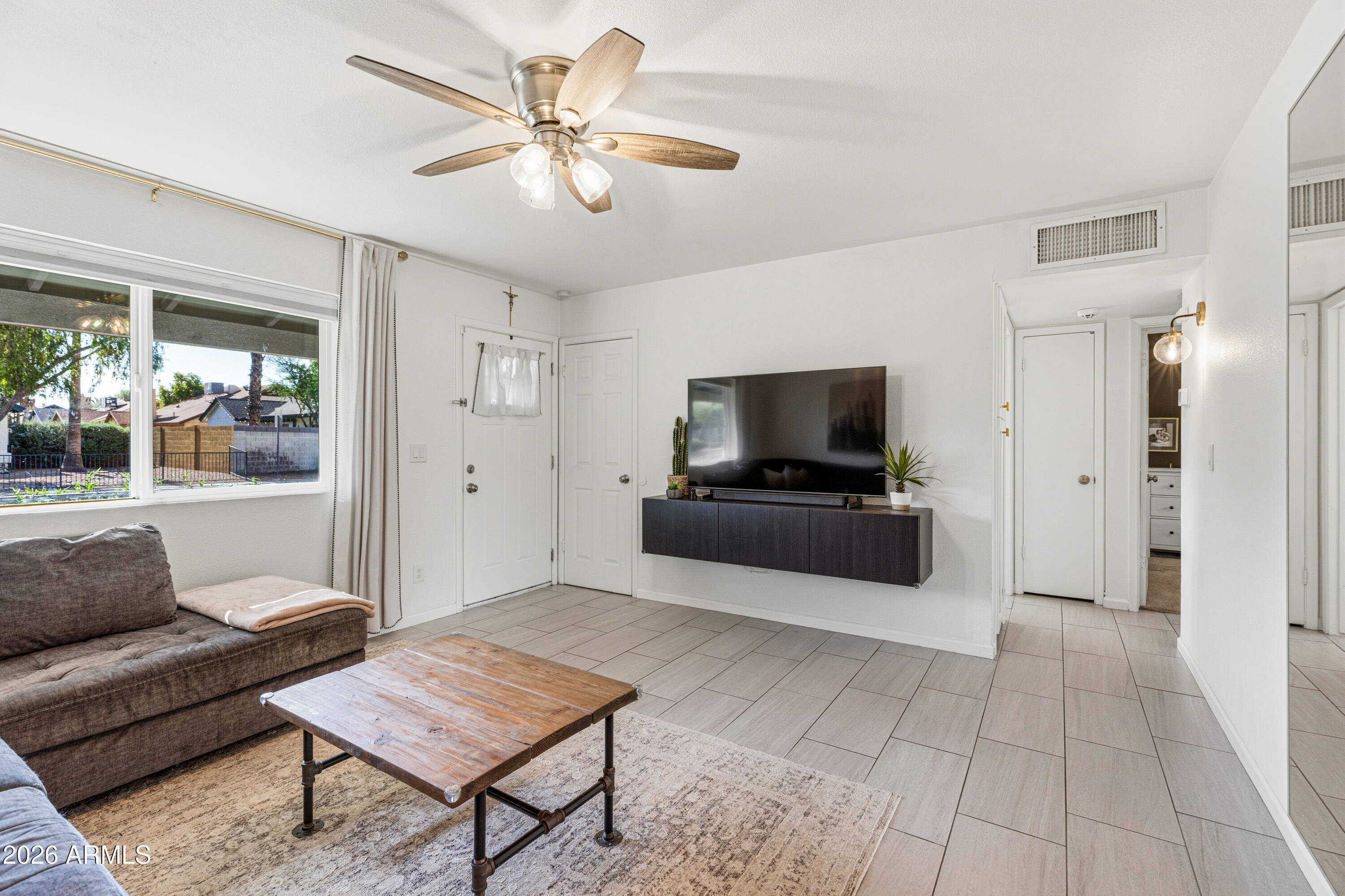 PARADISE VALLEY MANOR 3-B - Residential