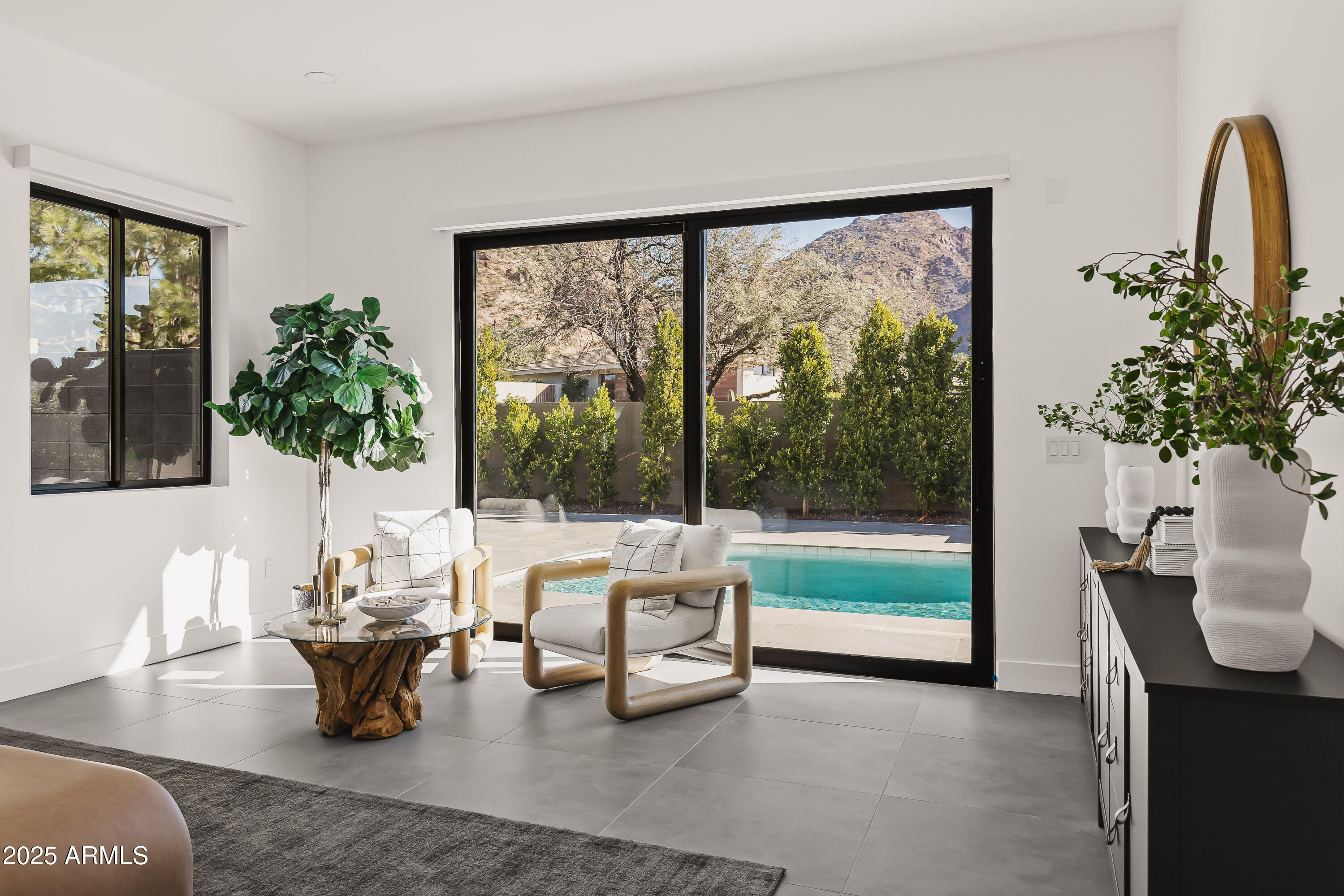 CAMELBACK SIERRA - Residential
