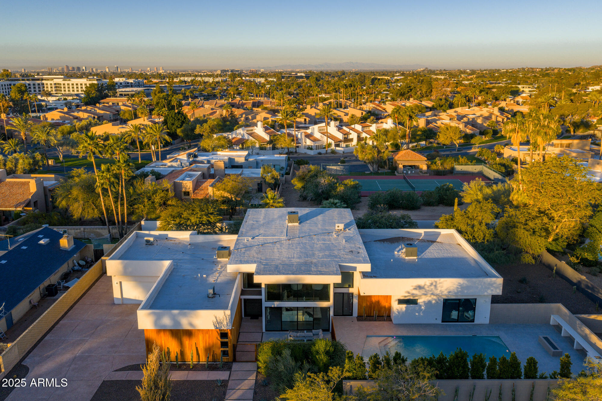 CAMELBACK SIERRA - Residential