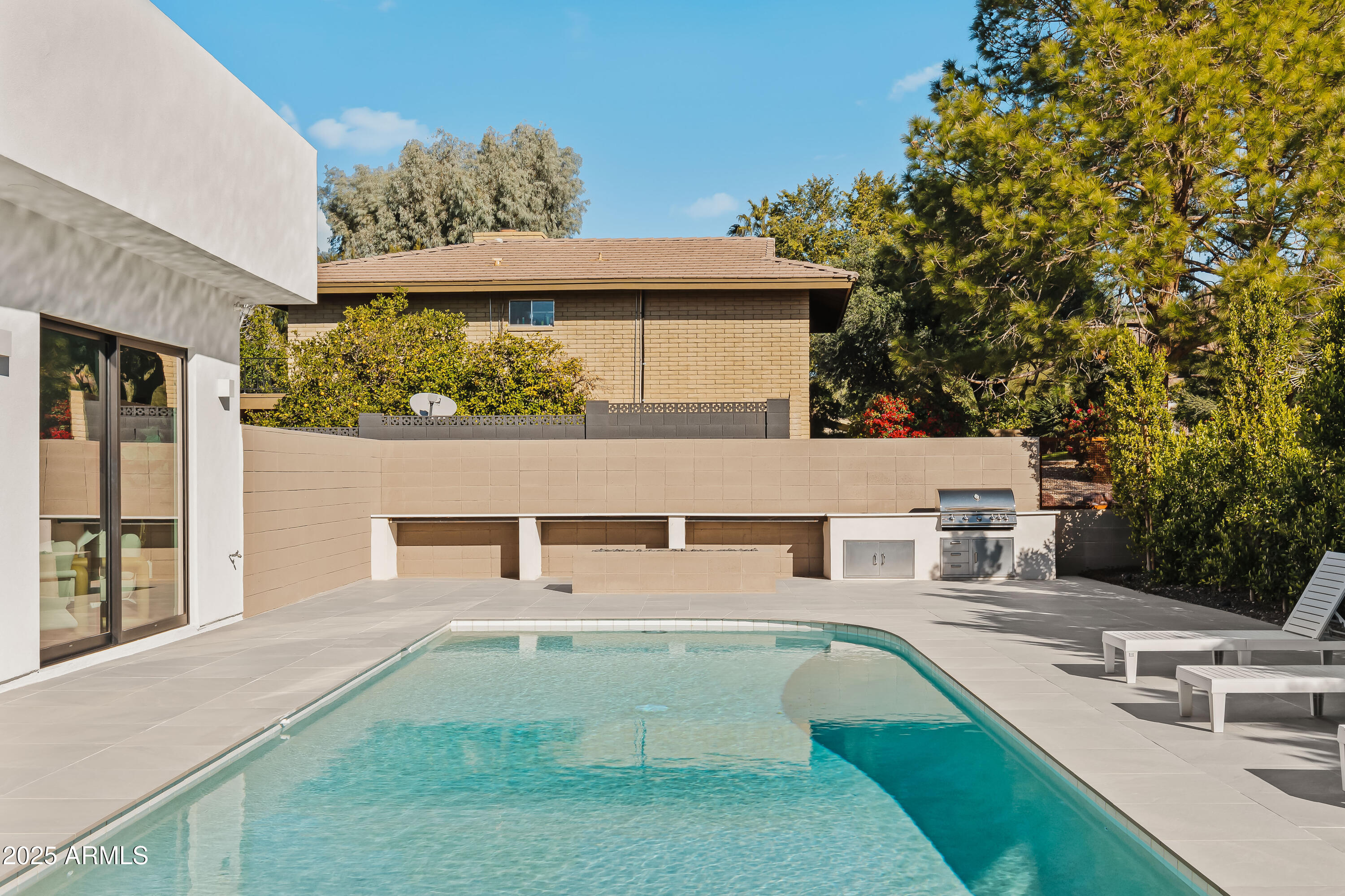 CAMELBACK SIERRA - Residential