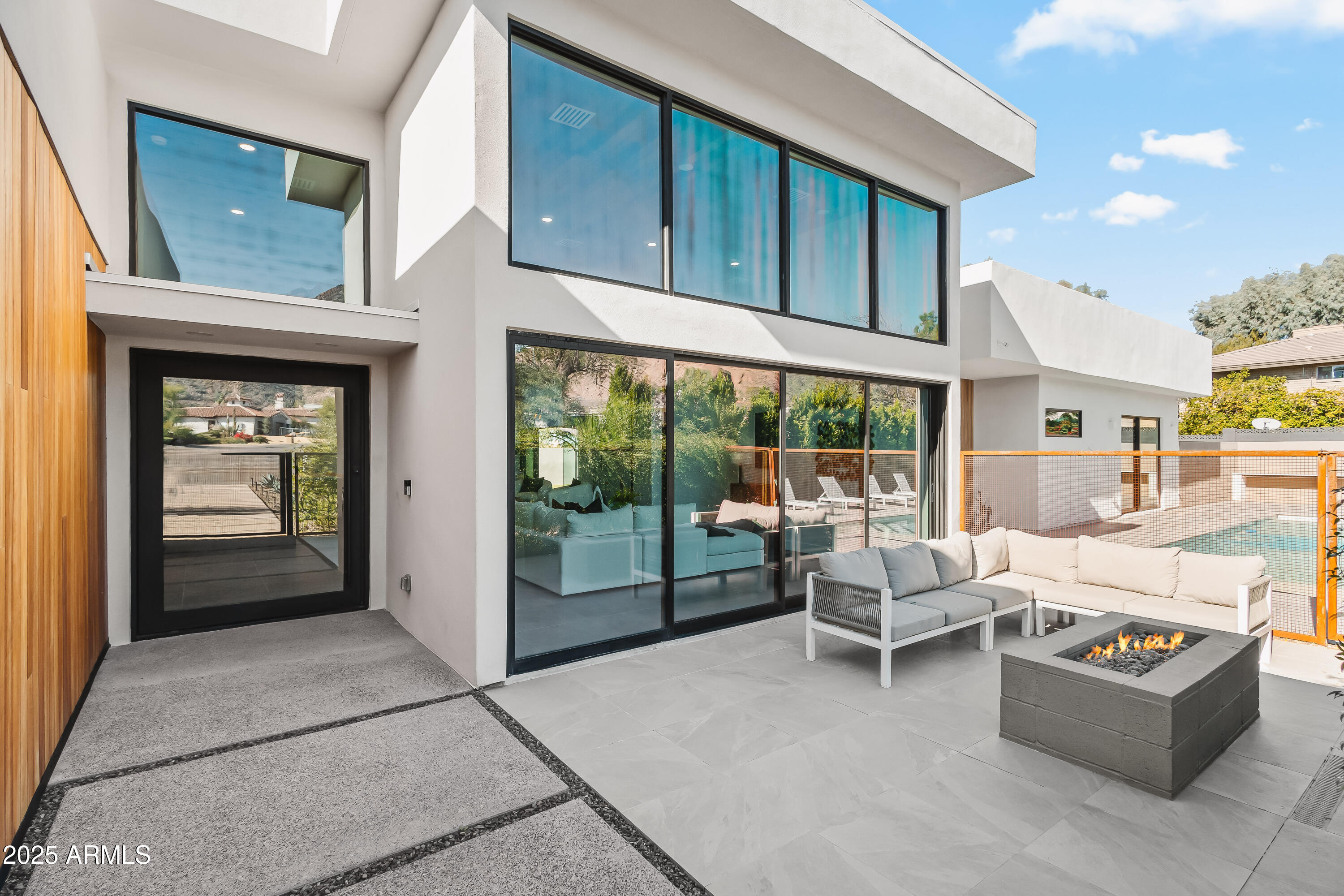 CAMELBACK SIERRA - Residential