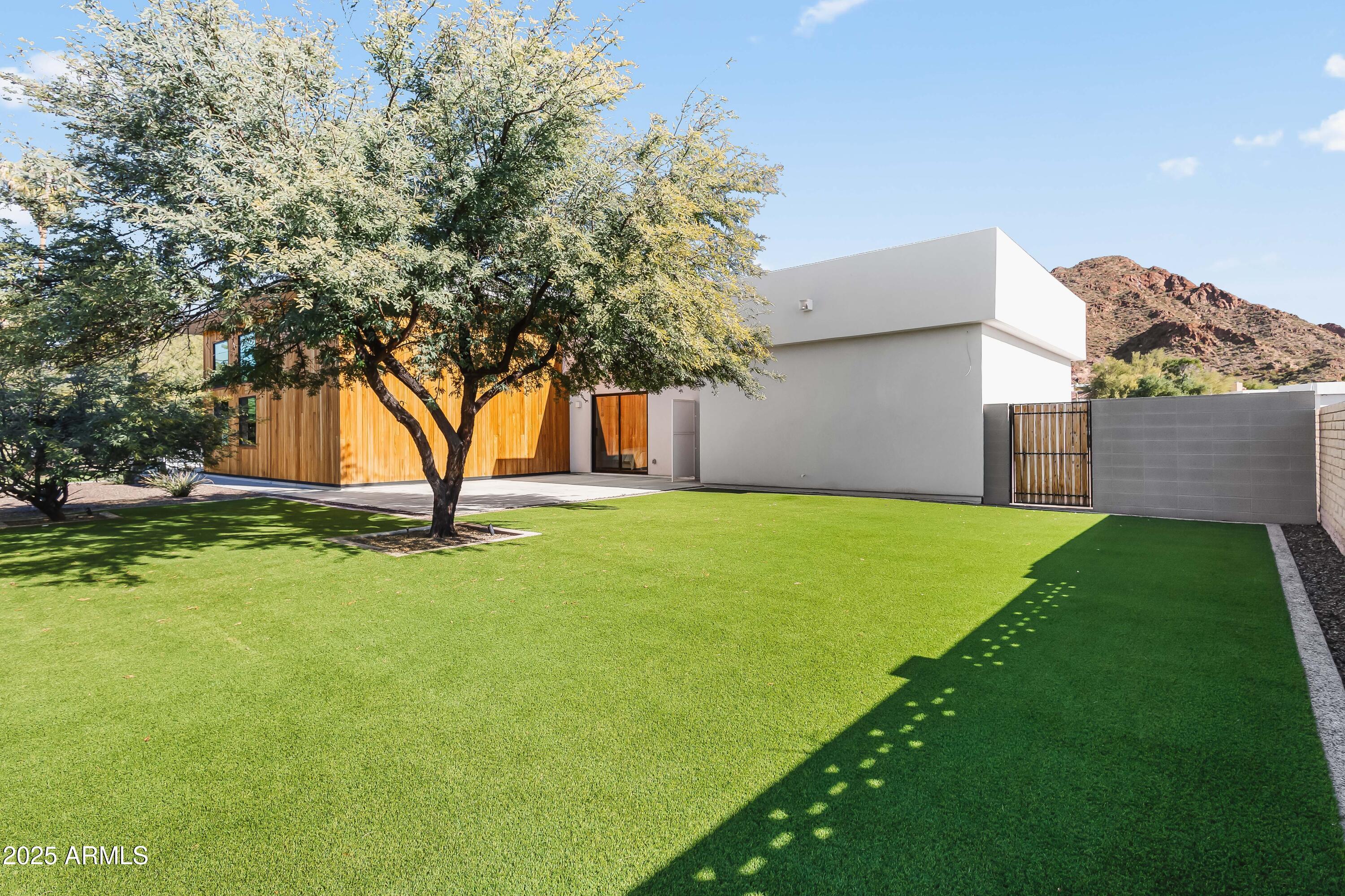 CAMELBACK SIERRA - Residential