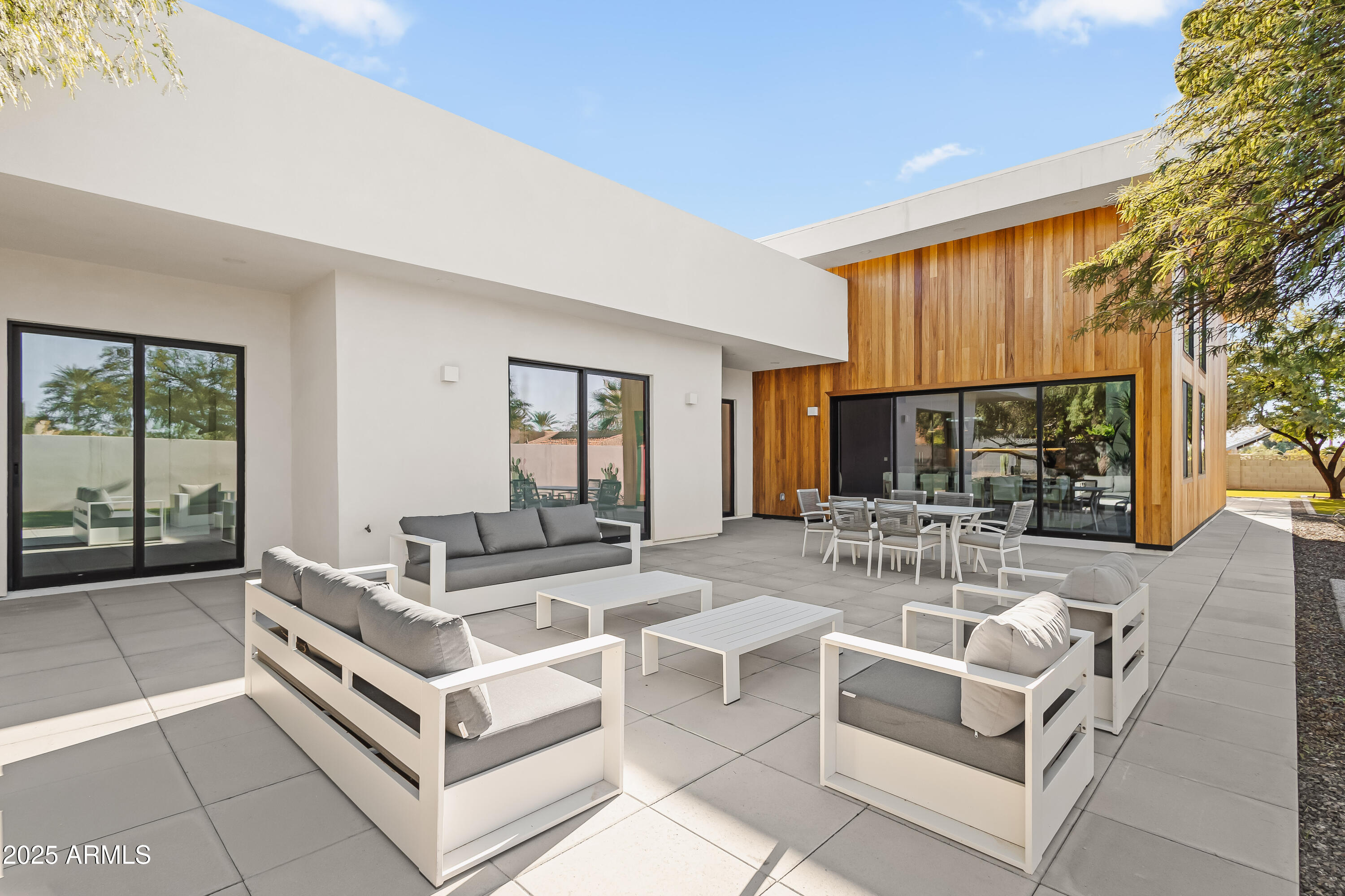 CAMELBACK SIERRA - Residential