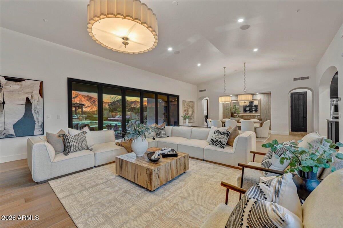 DC RANCH - Residential