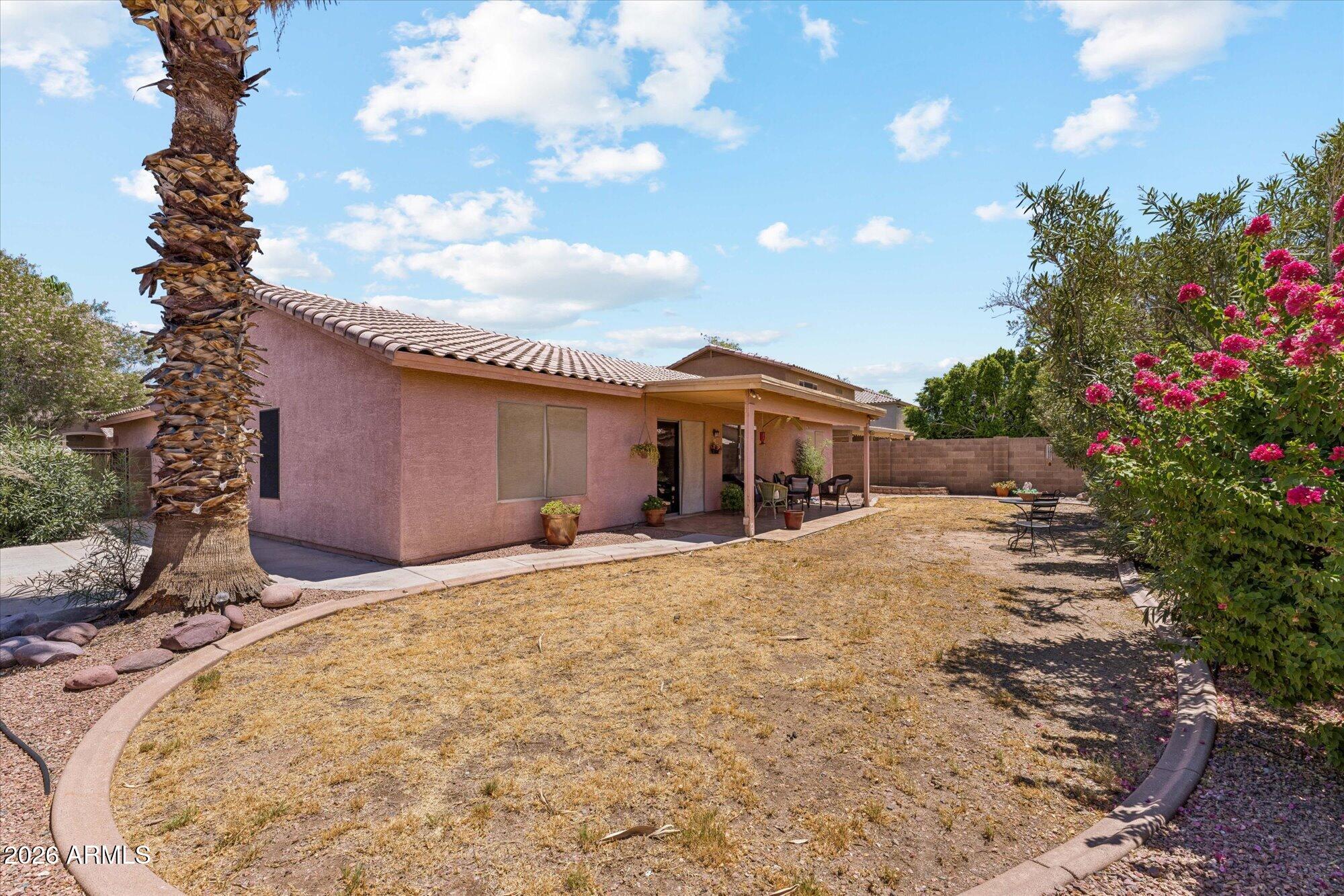 CRYSTAL MANOR - Residential