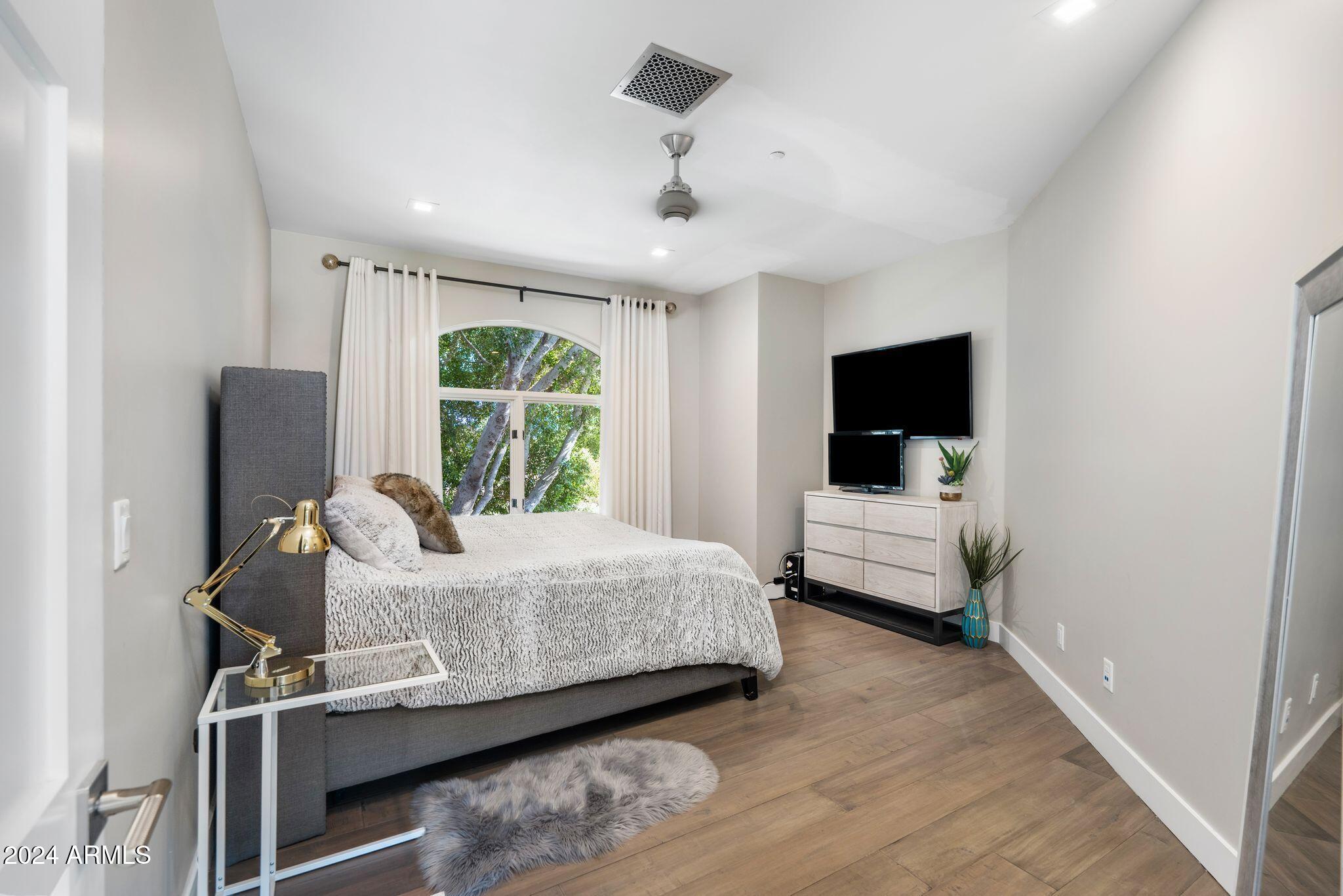 CRYSTAL POINT ESTATES AMD LOT 1-20 TR A-H - Residential