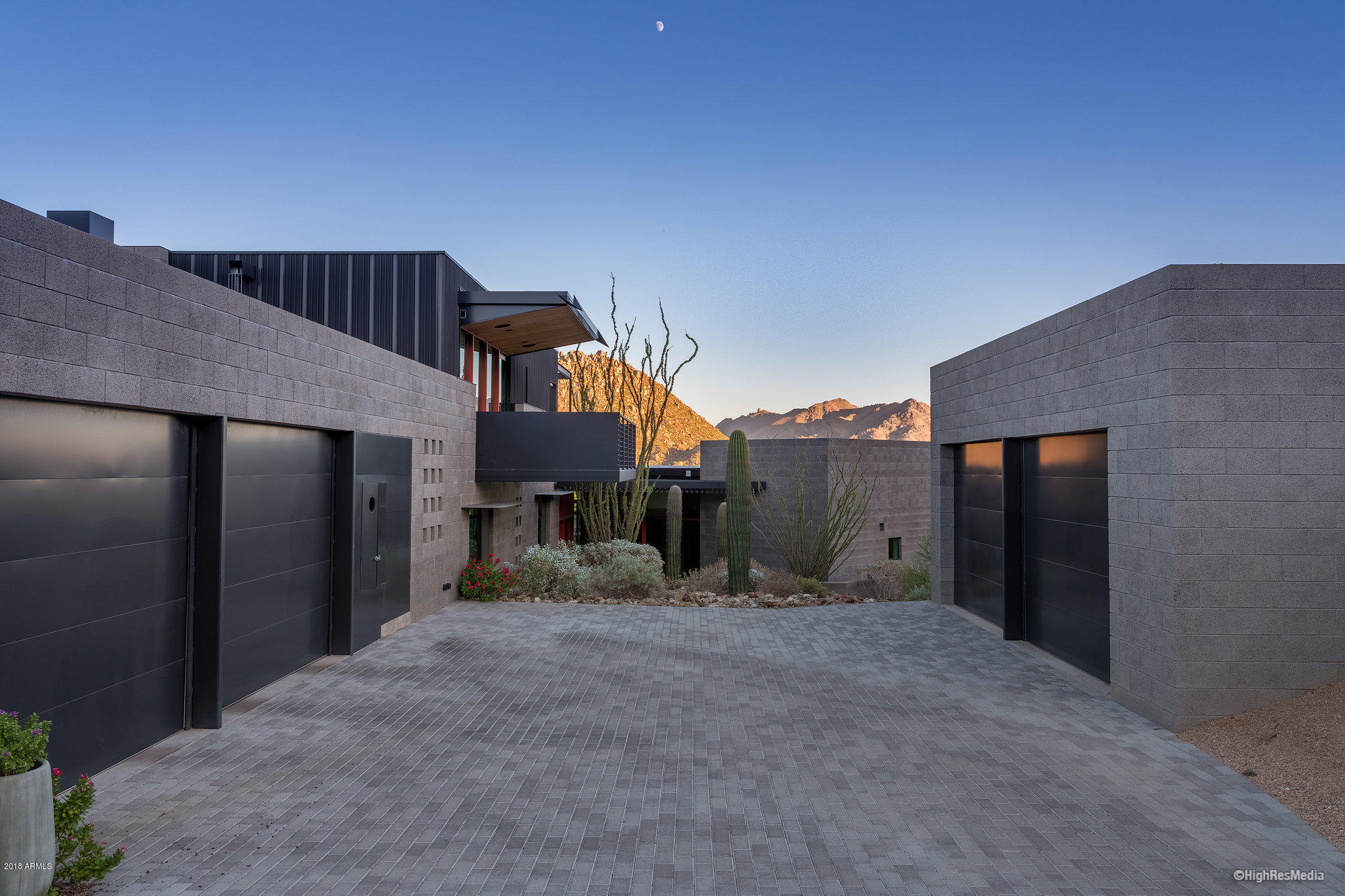 ESTANCIA - Residential