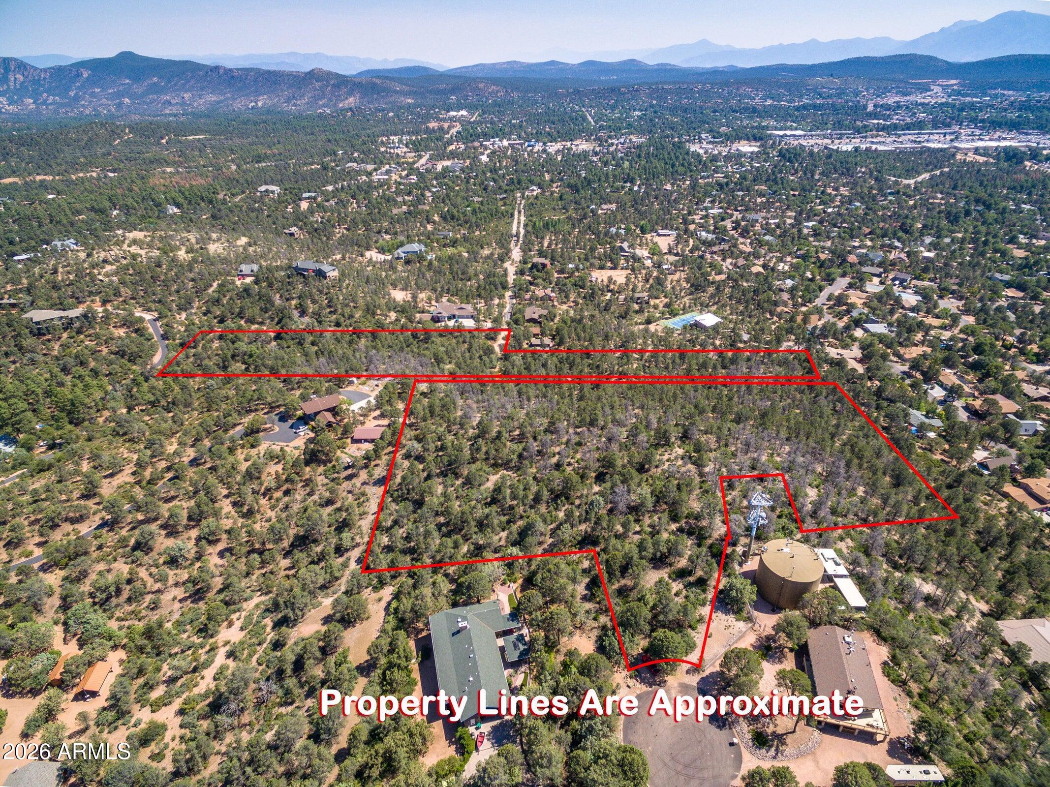 Beautiful piece of property with fantastic panoramic views.  Tall trees on the lot. Perfect for a developer to make a premium subdivision.