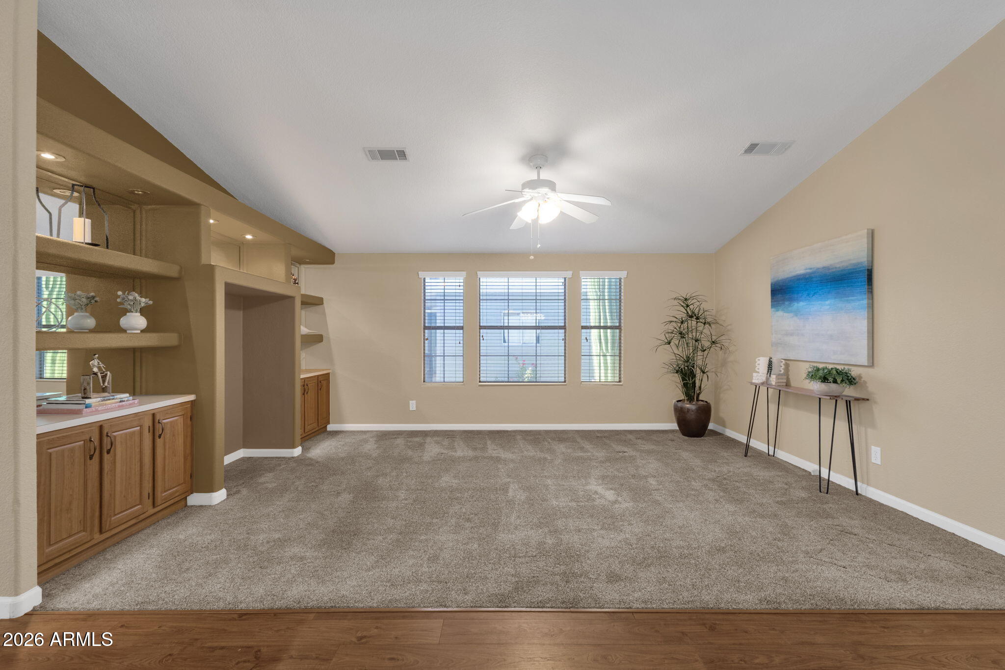 Las Palmas Grand - Residential