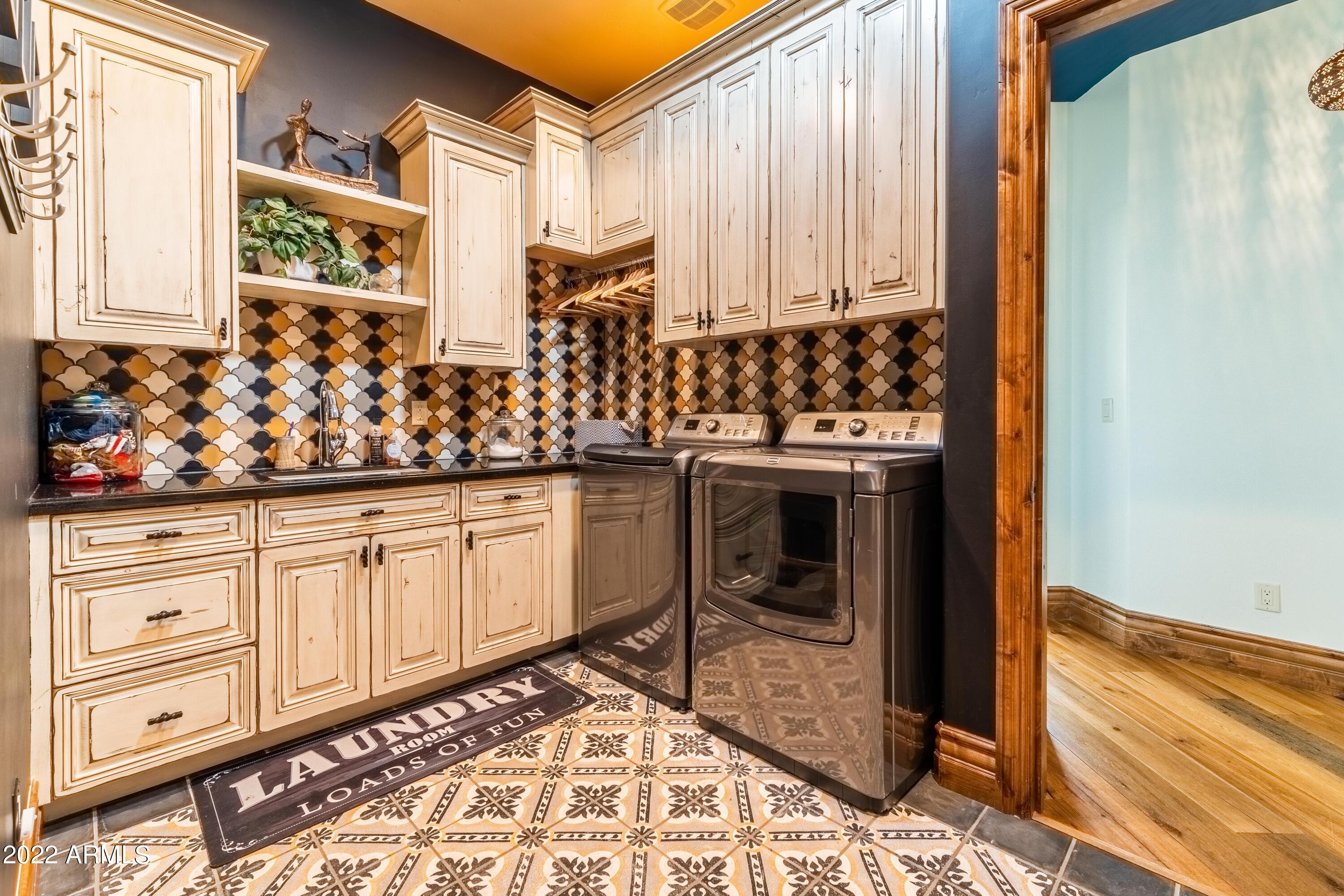 SANTAN LAKESIDE ESTATES AMD - Residential