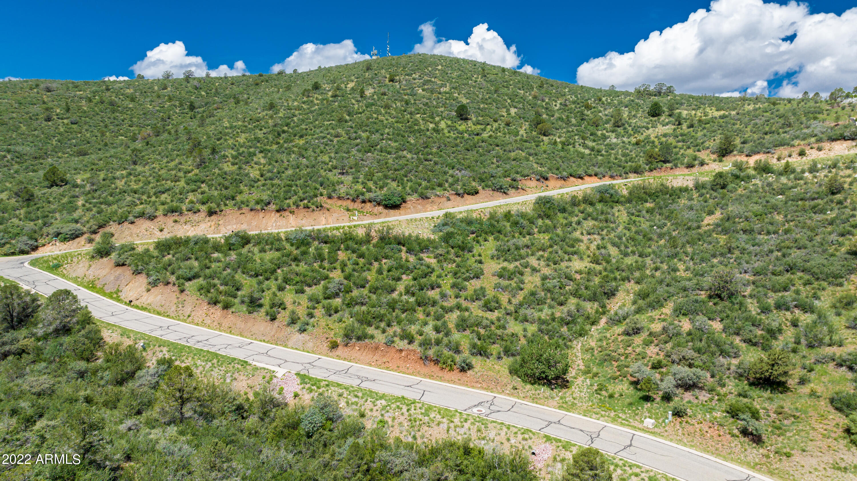 The Ranch at Prescott, a Prestigious Upscale Prescott Community Offering a 1.09 Acre Corner Lot with Amazing Long-Range Views. Come, Build Your Dream Home. The Area Offers City Services (Water/Sewer).