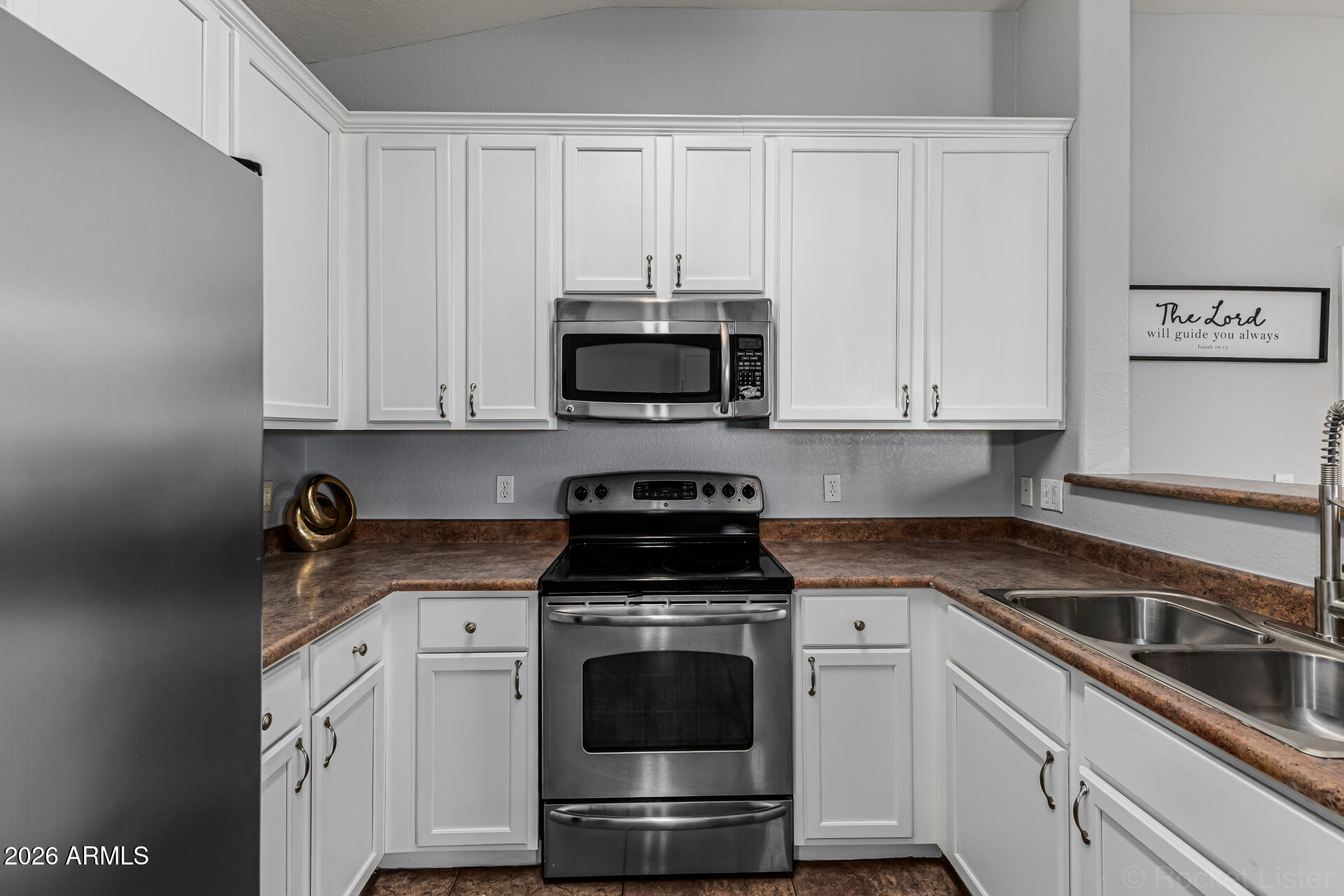 CANYON TRAILS COURTHOMES CONDOMINIUM - Residential
