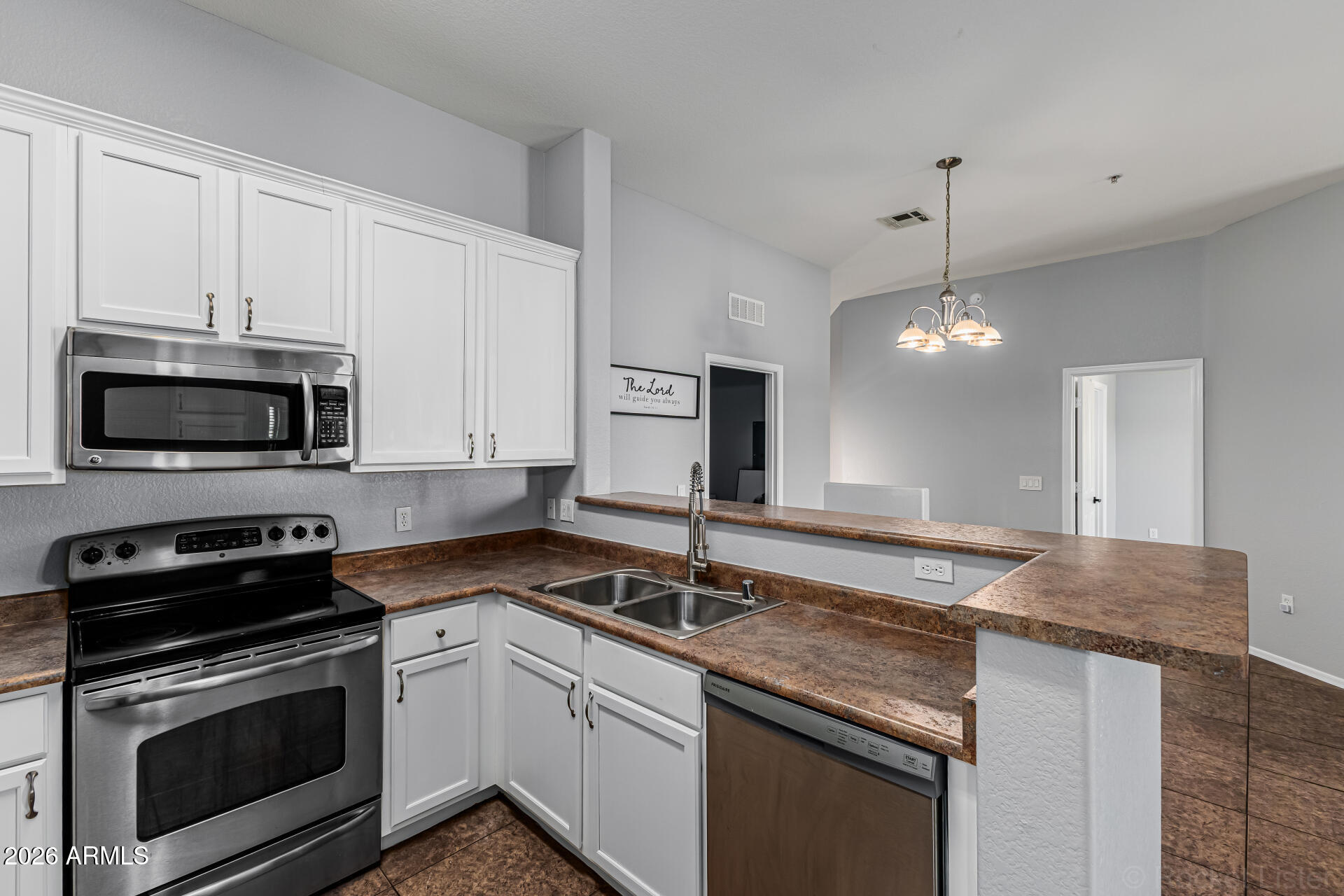 CANYON TRAILS COURTHOMES CONDOMINIUM - Residential