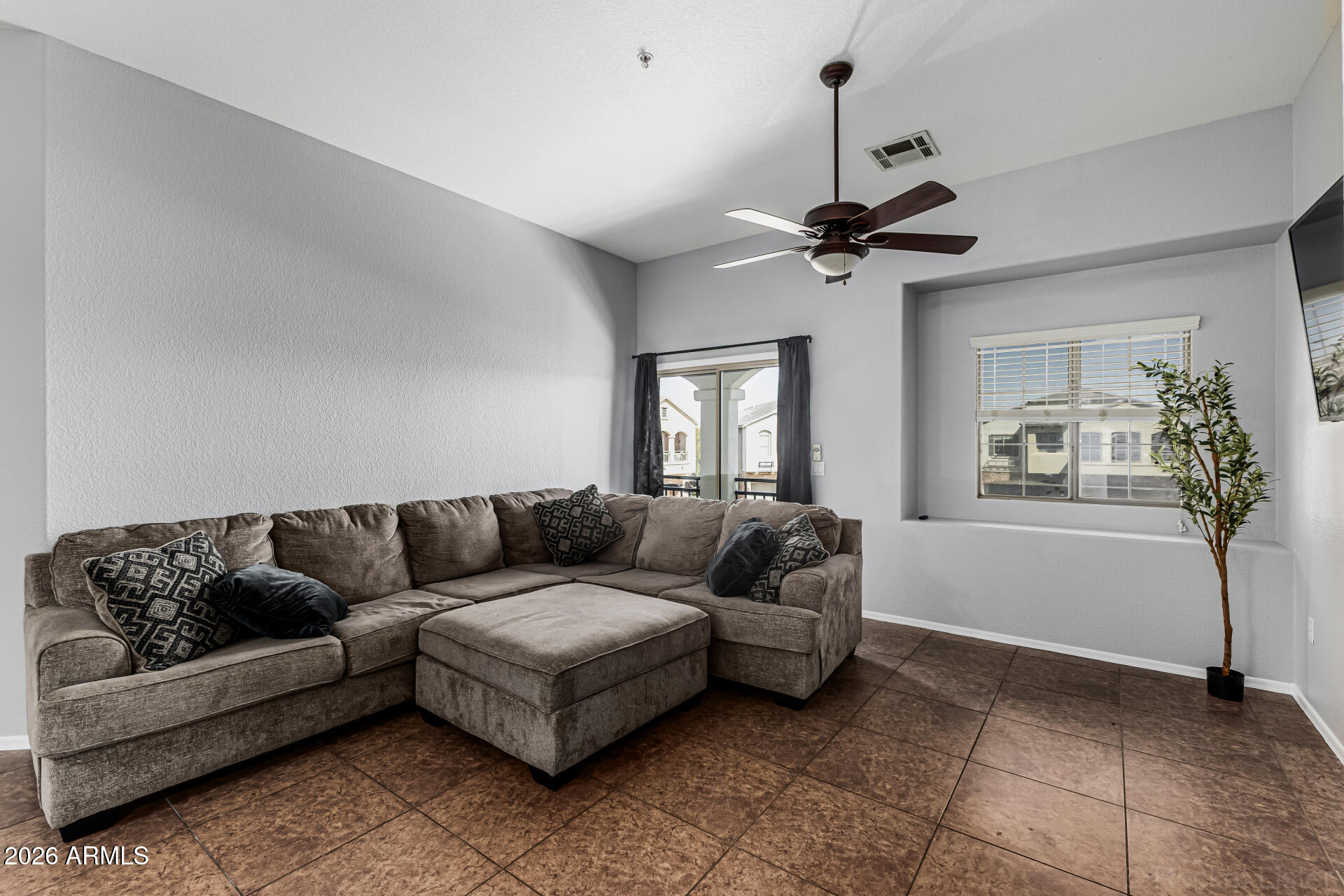 CANYON TRAILS COURTHOMES CONDOMINIUM - Residential