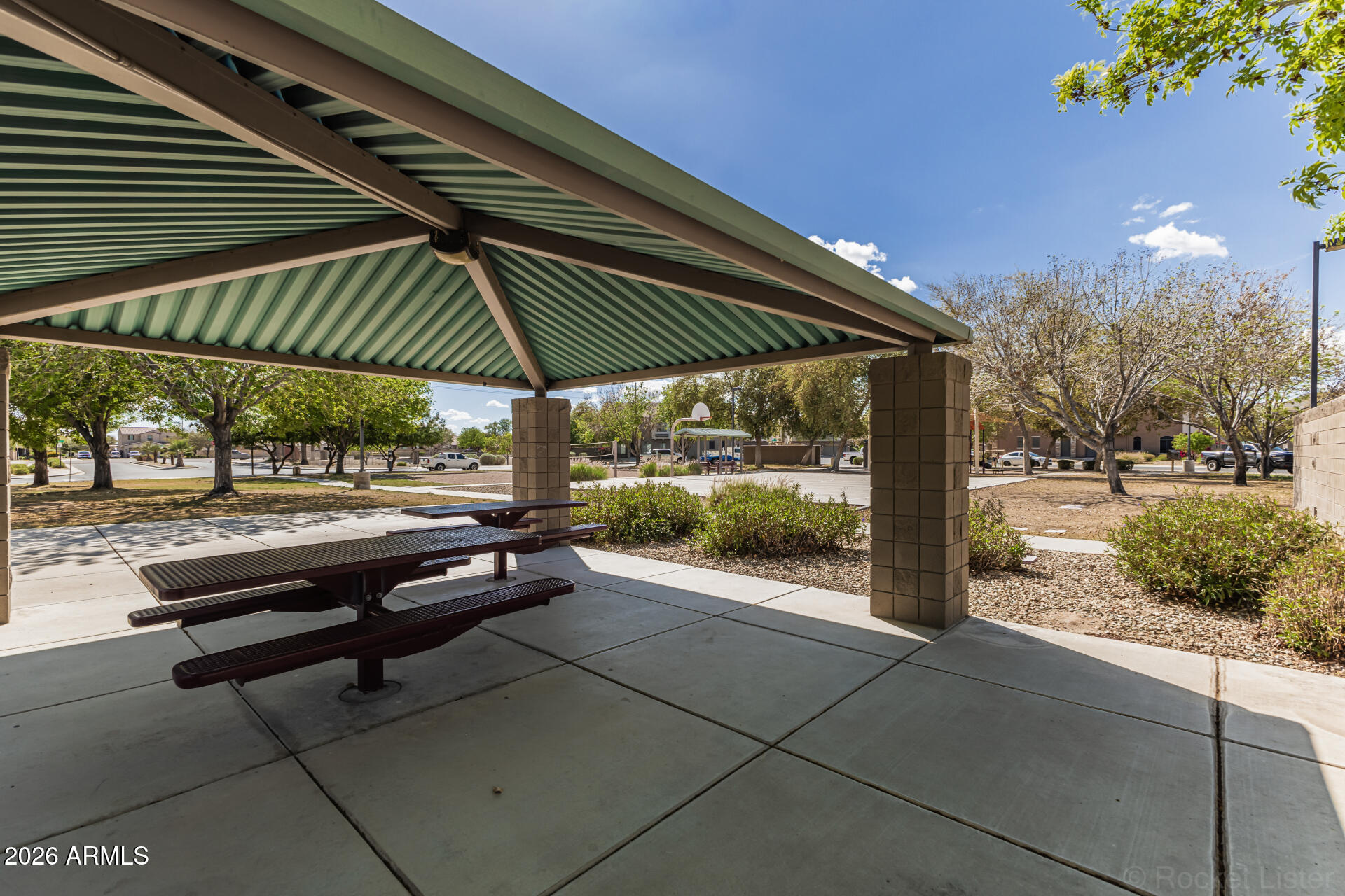 CANYON TRAILS COURTHOMES CONDOMINIUM - Residential