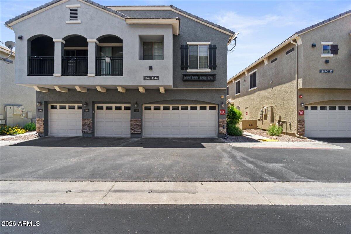 Gorgeous 3 bedroom, 2.5 bathroom townhome in Villago. Available August 5, 2026!
