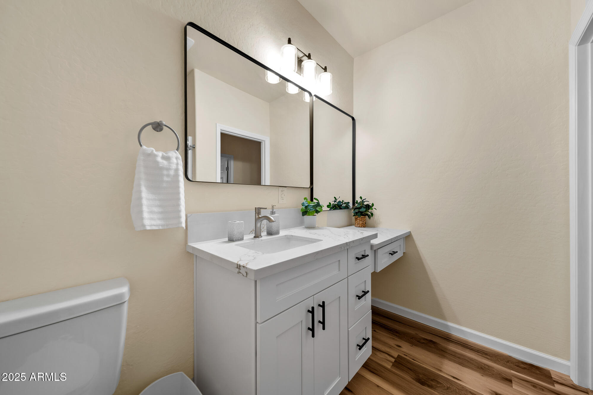 BISONTOWN UNIT 1 - Residential