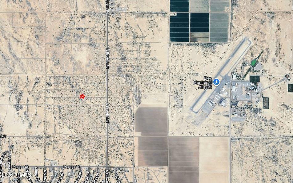 This residential lot is just over a 1/4 acre and is waiting for you to build your home! This is a fast-growing area not far from the Eloy Municipal Airport. Great sunset views!  Don't miss out on this incredible opportunity at a fantastic price!