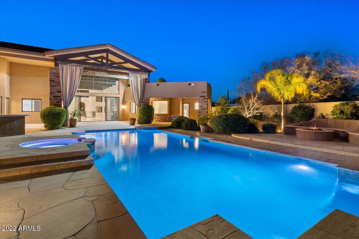 PINNACLE PEAK PARADISE - Residential
