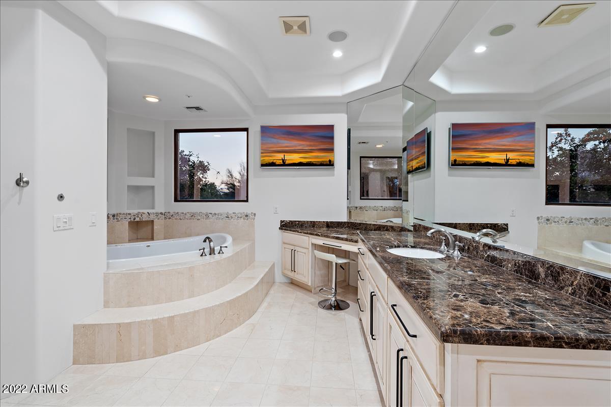 PINNACLE PEAK PARADISE - Residential