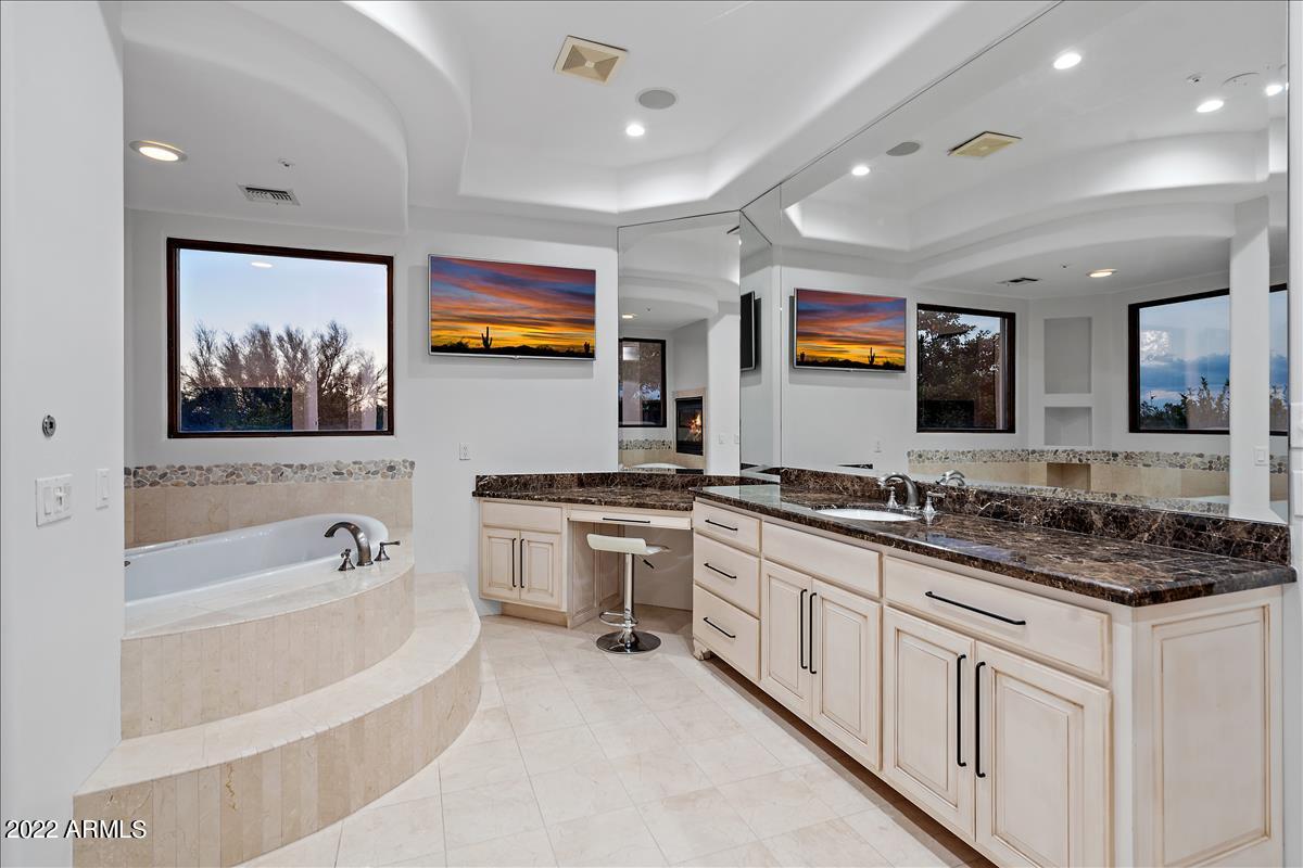 PINNACLE PEAK PARADISE - Residential