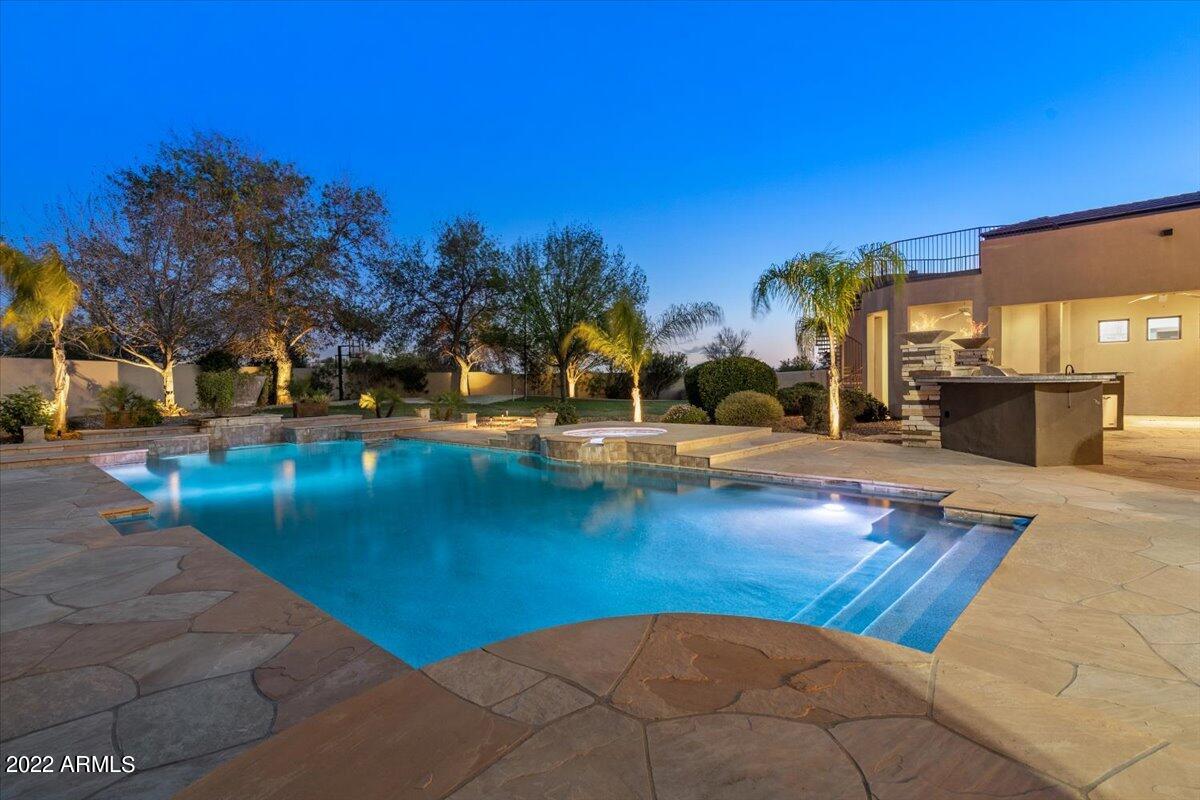 PINNACLE PEAK PARADISE - Residential
