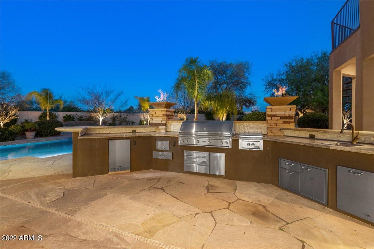PINNACLE PEAK PARADISE - Residential